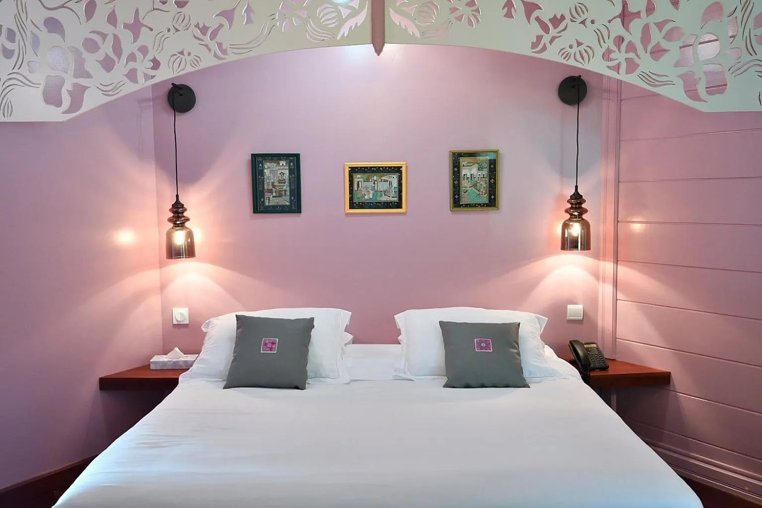 Bed in Tsilaosa Hôtel