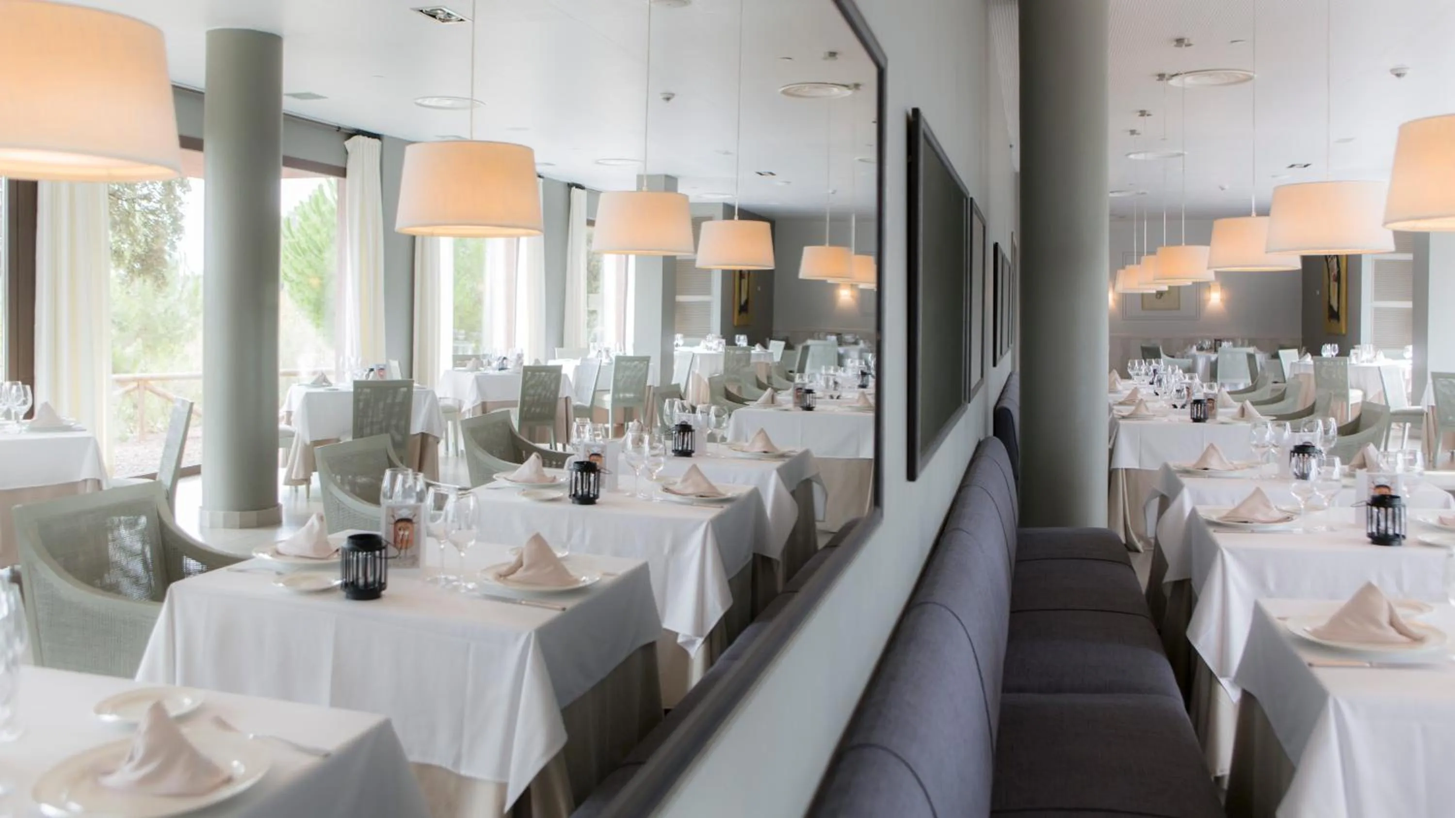 Food and drinks in Vincci Valdecañas Golf