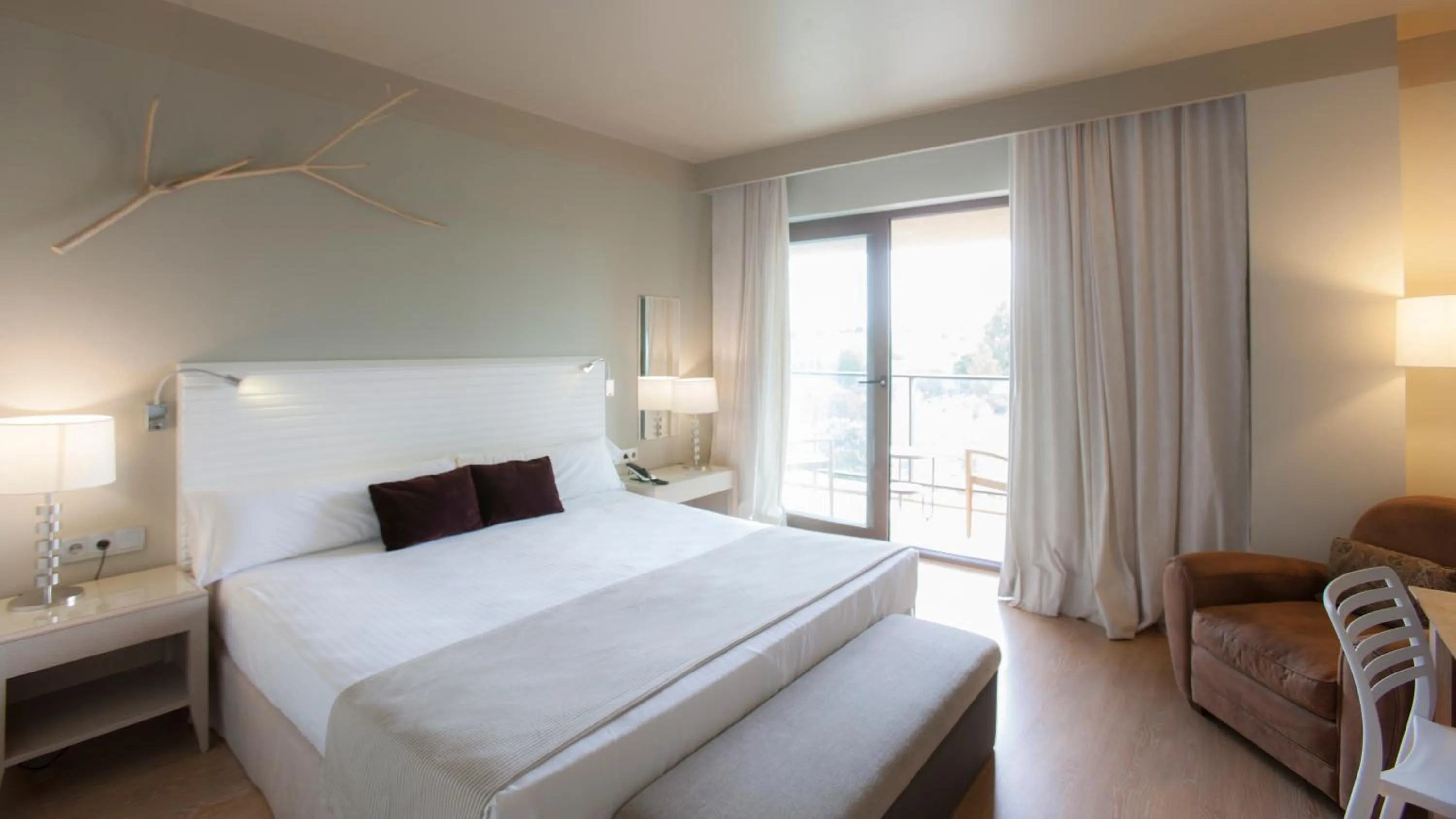 Photo of the whole room, Bed in Vincci Valdecañas Golf