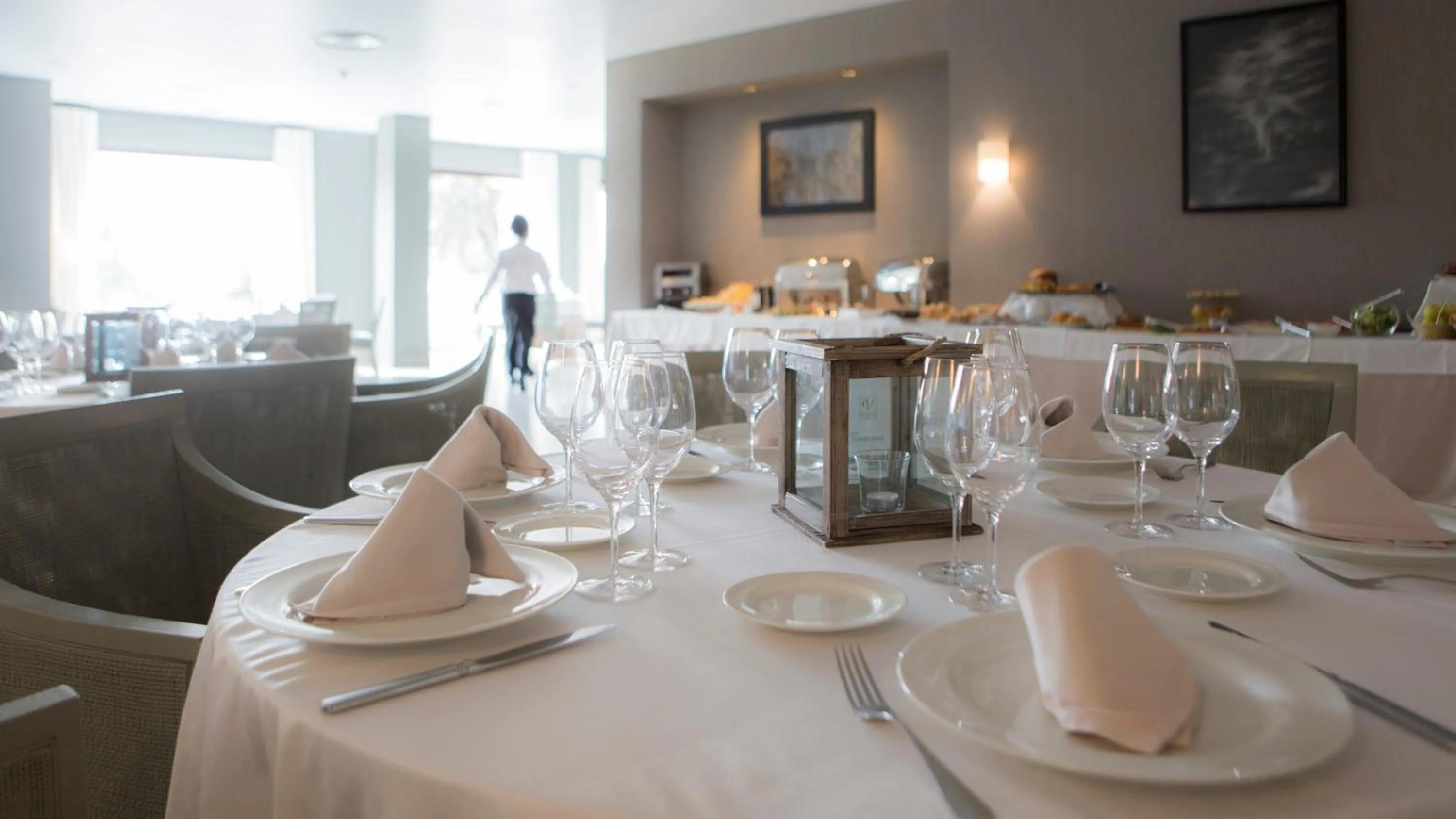 Restaurant/places to eat in Vincci Valdecañas Golf