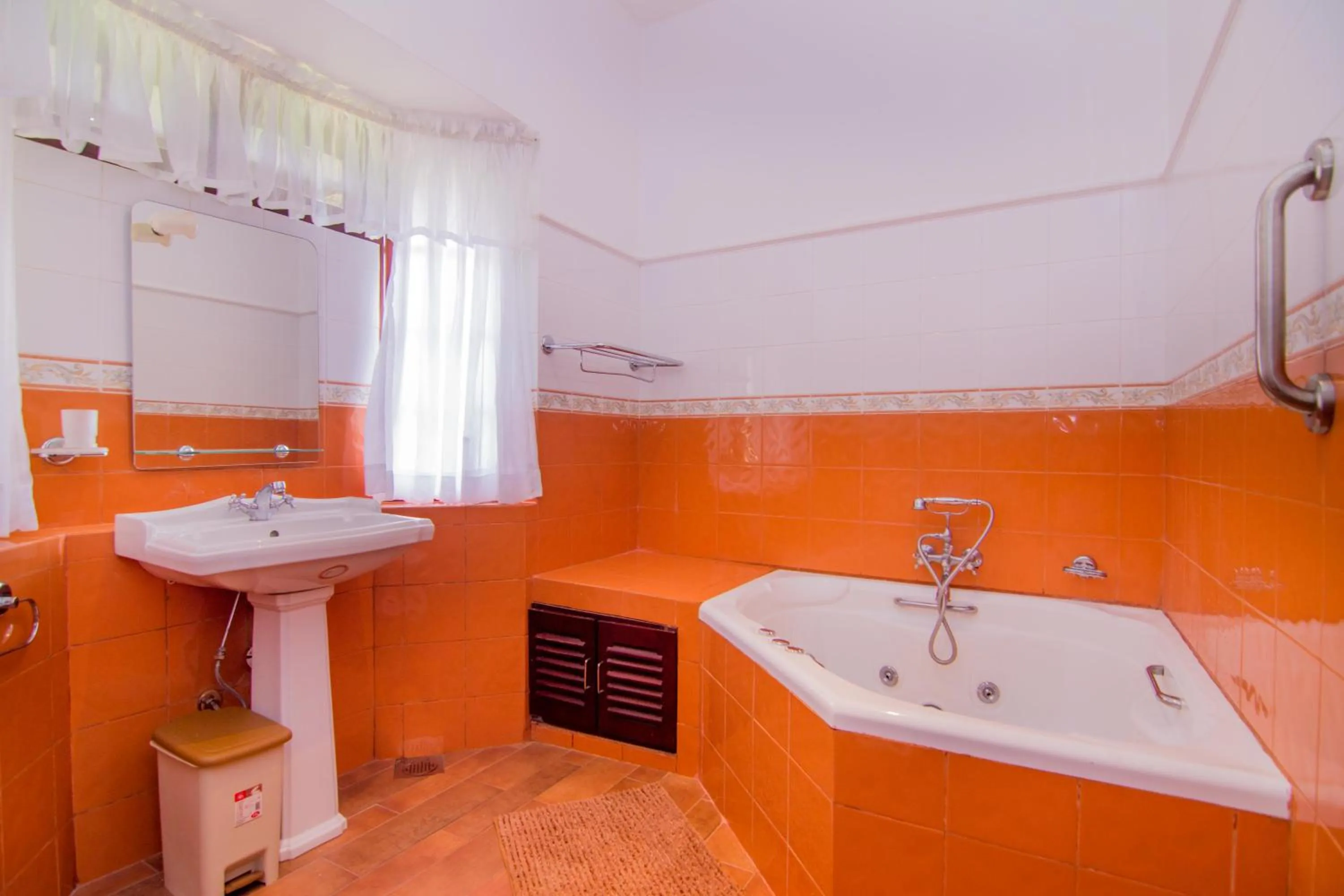 Bathroom in The Glenmor Bungalow