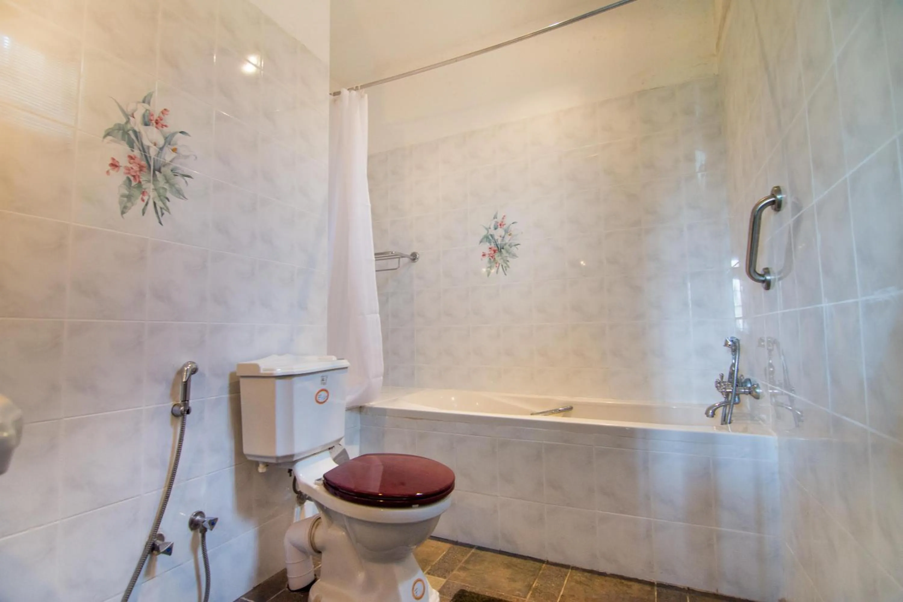 Shower in The Glenmor Bungalow