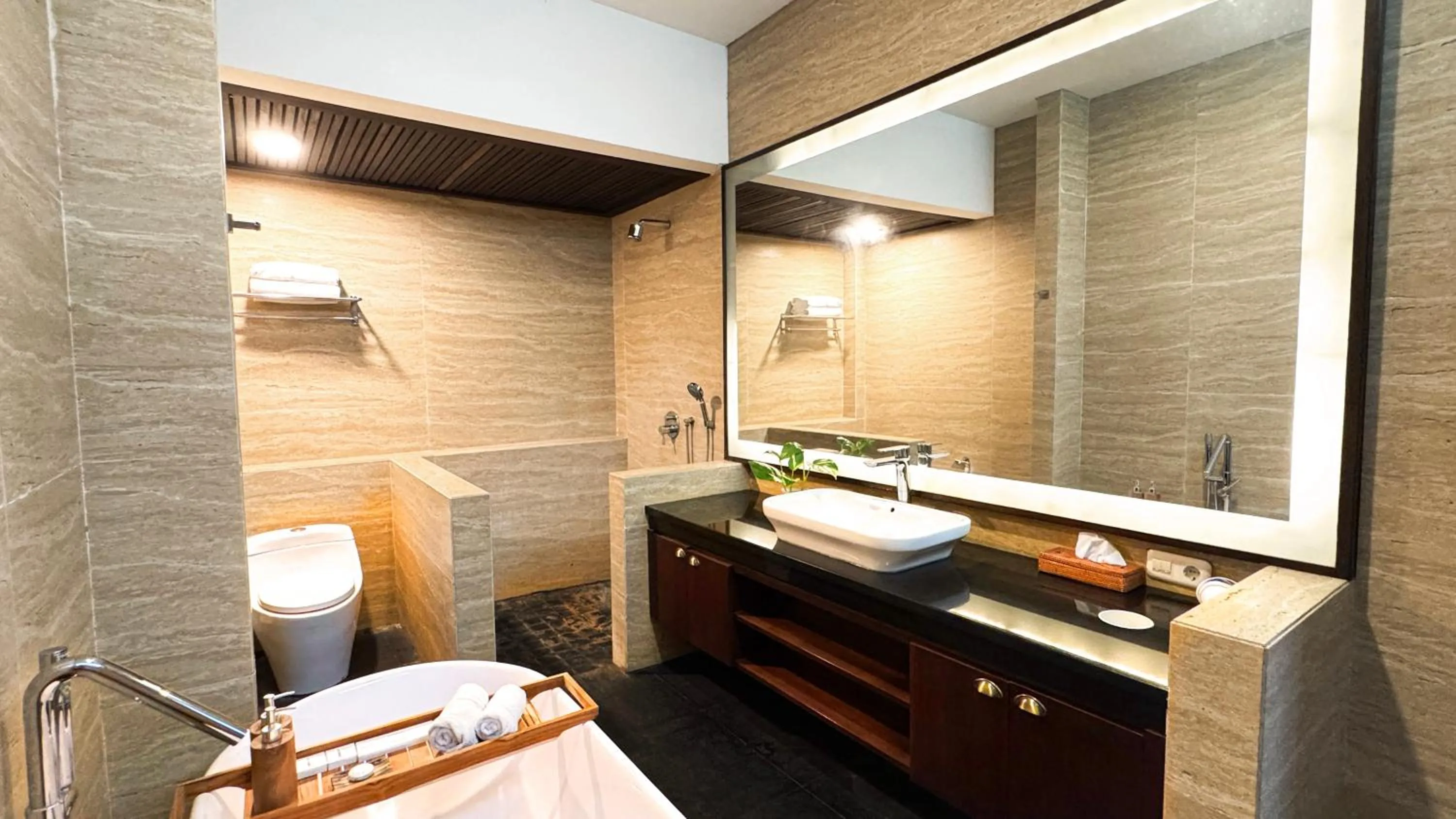 Shower in Del Cielo Villa Jimbaran