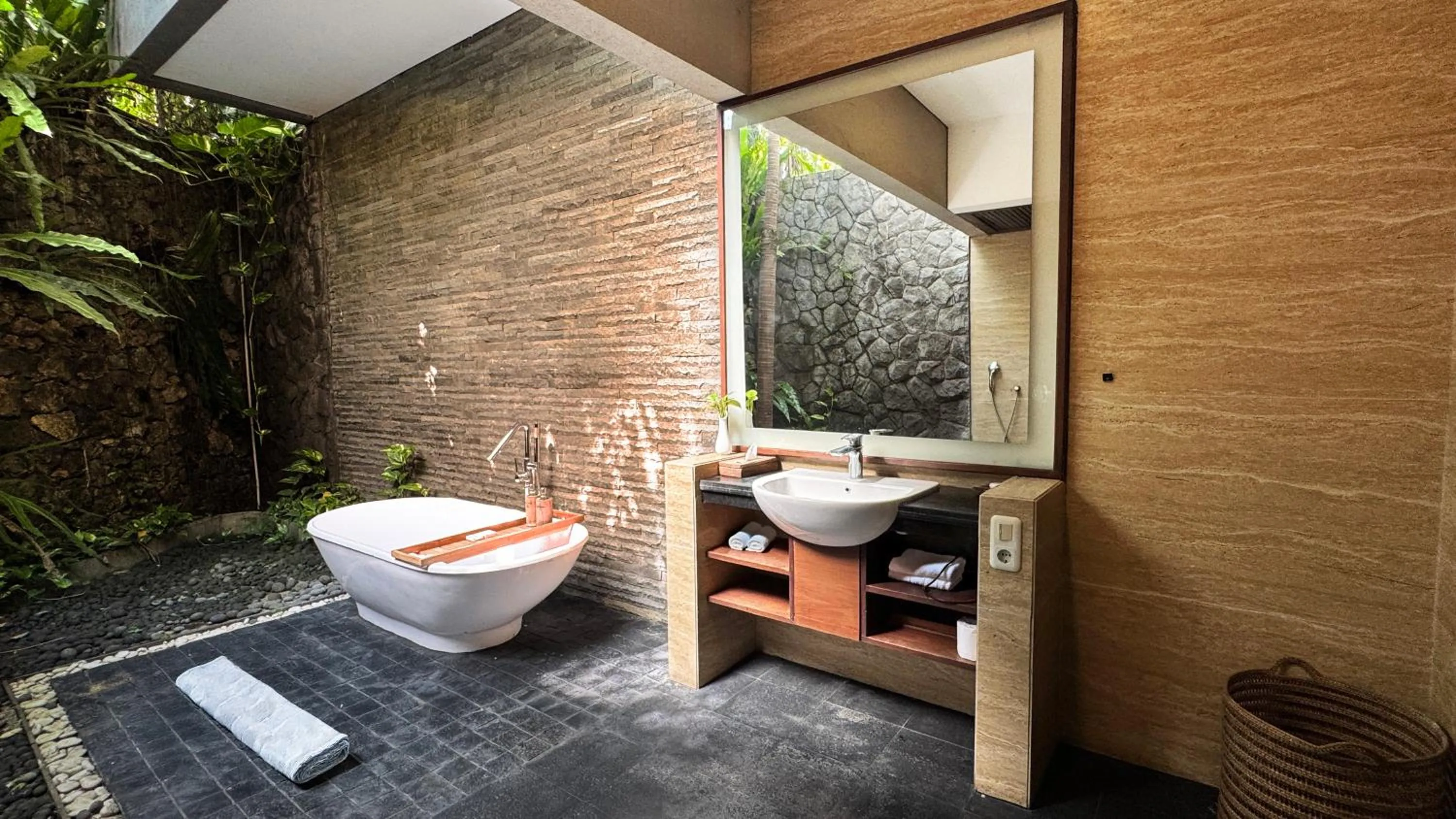 Bathroom in Del Cielo Villa Jimbaran