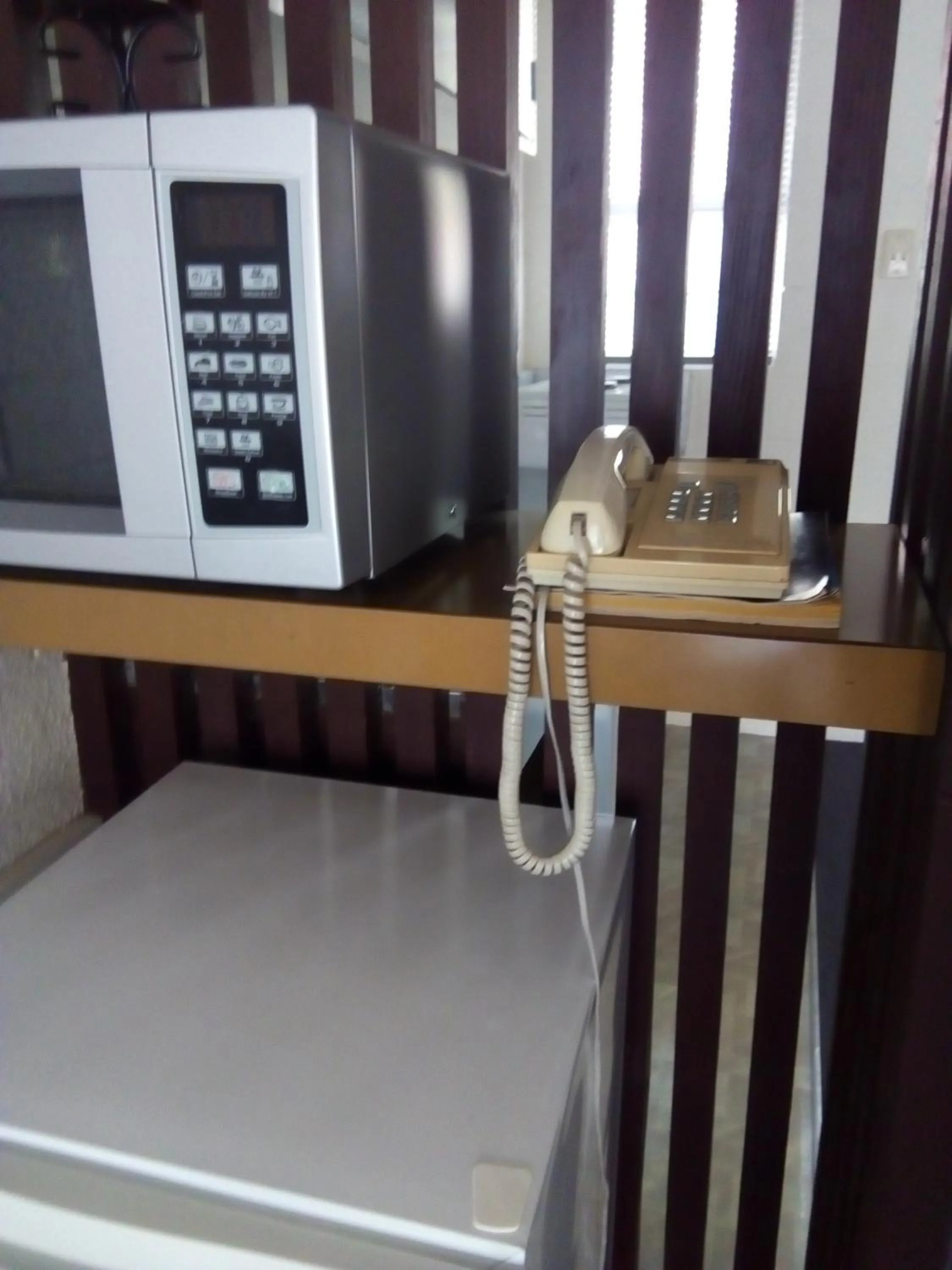 Bed in Redwood Lodge Motel