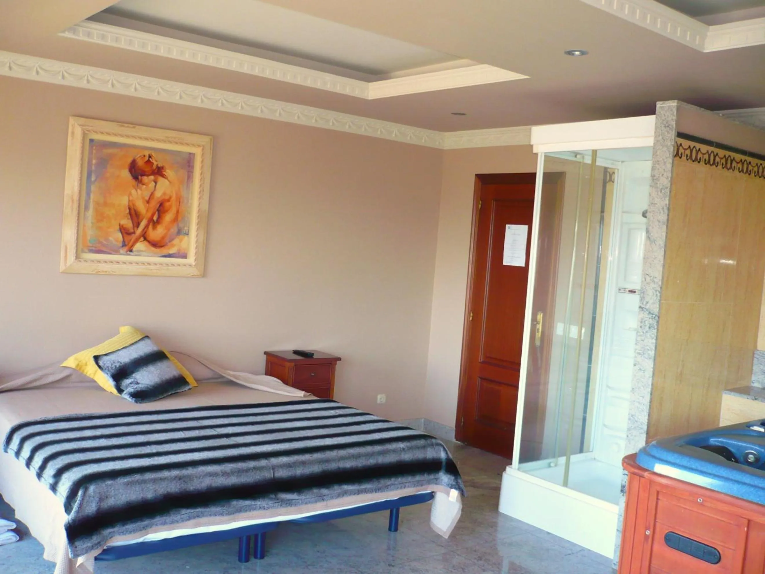 Photo of the whole room, Bed in Pensión Bos