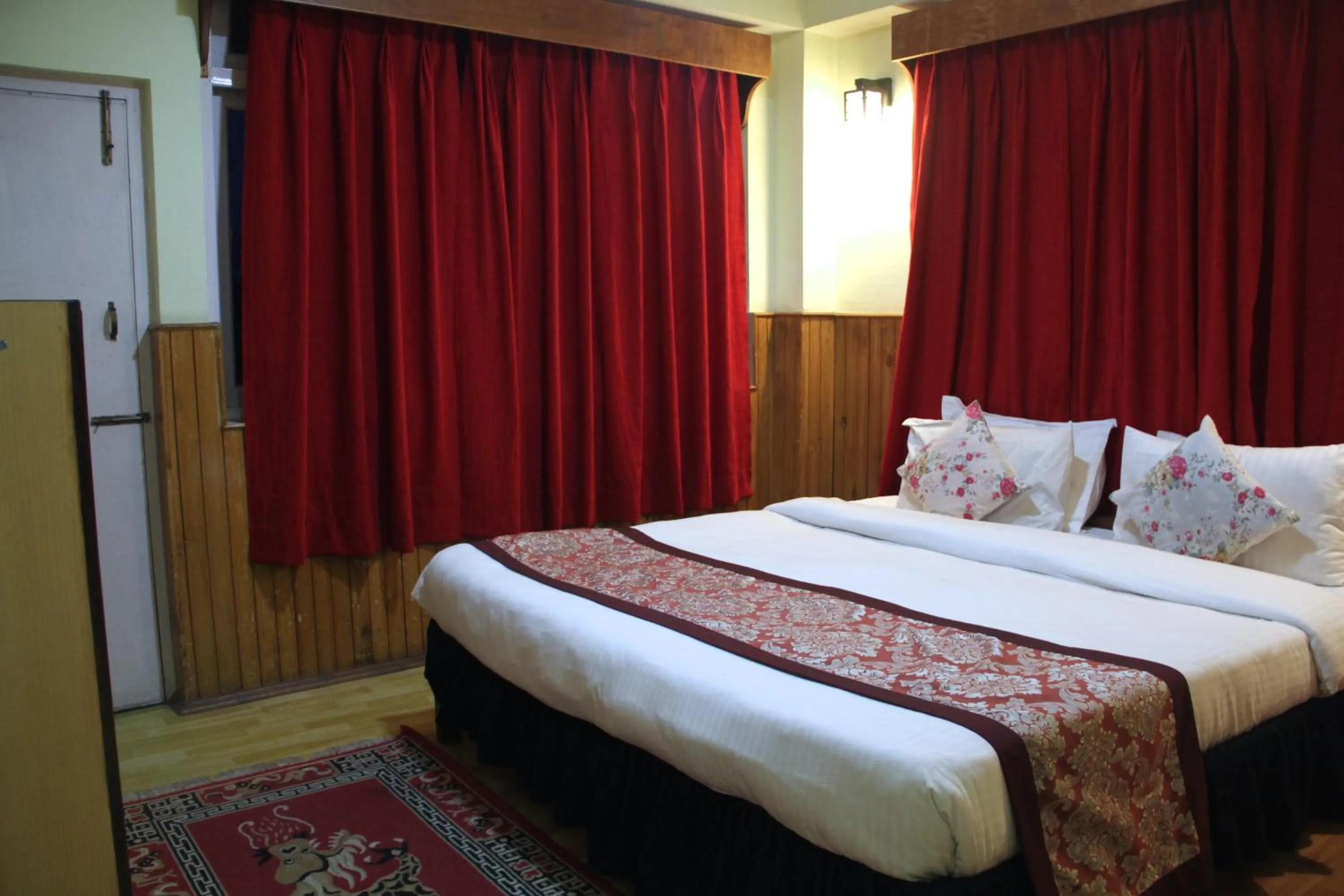 Photo of the whole room in BluBen Alpine