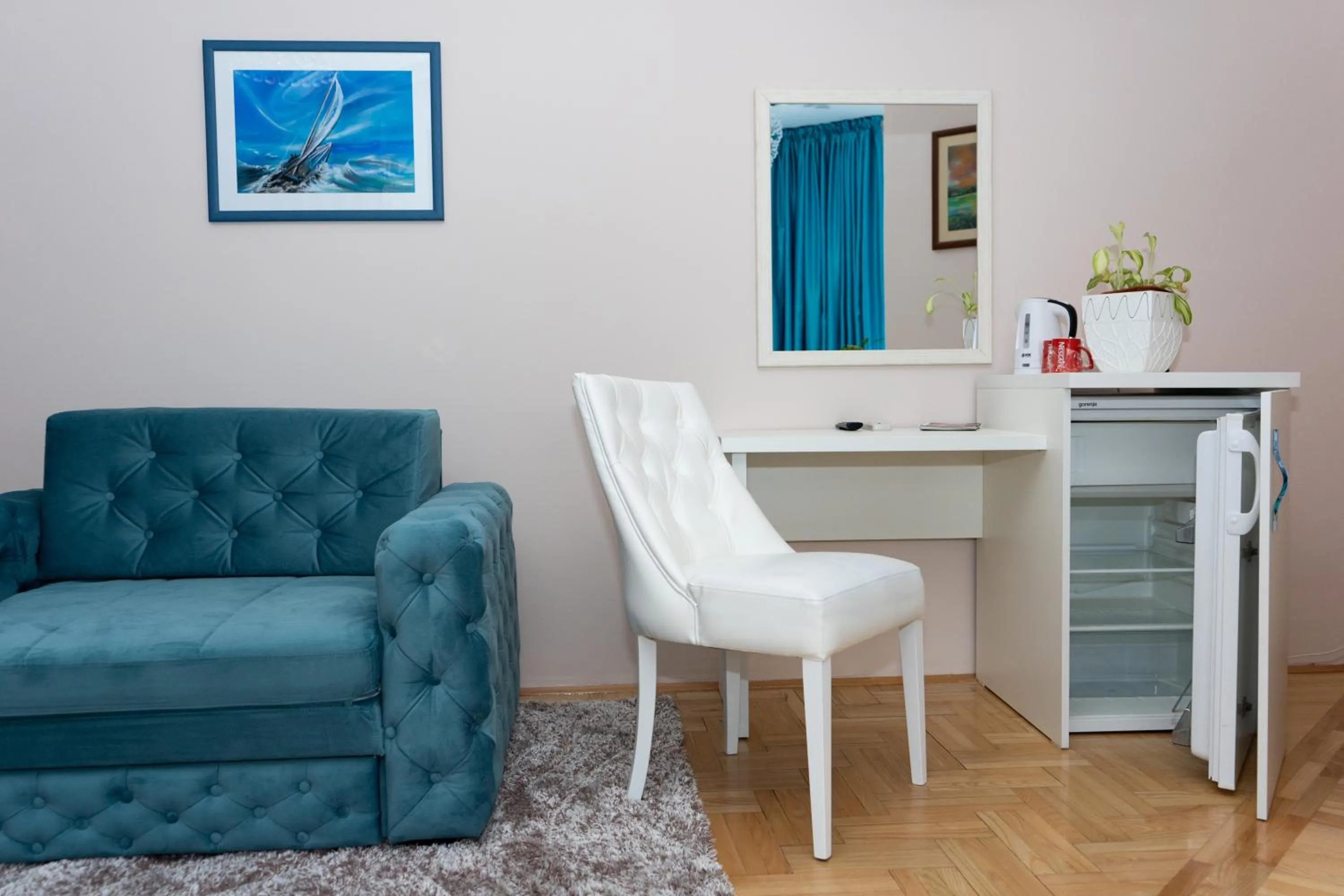 Coffee/tea facilities in Garni Hotel Lotos