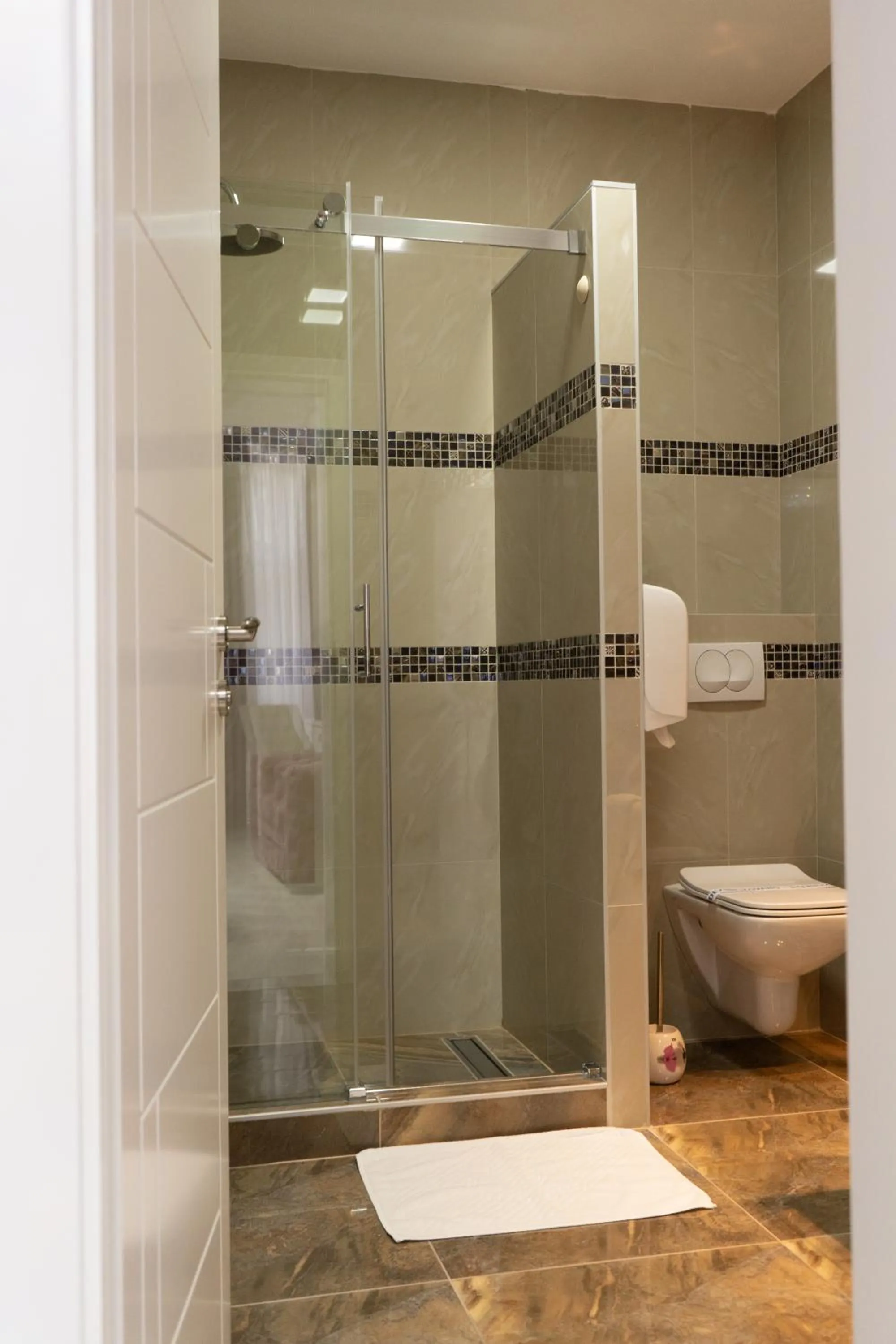 Shower in Garni Hotel Lotos
