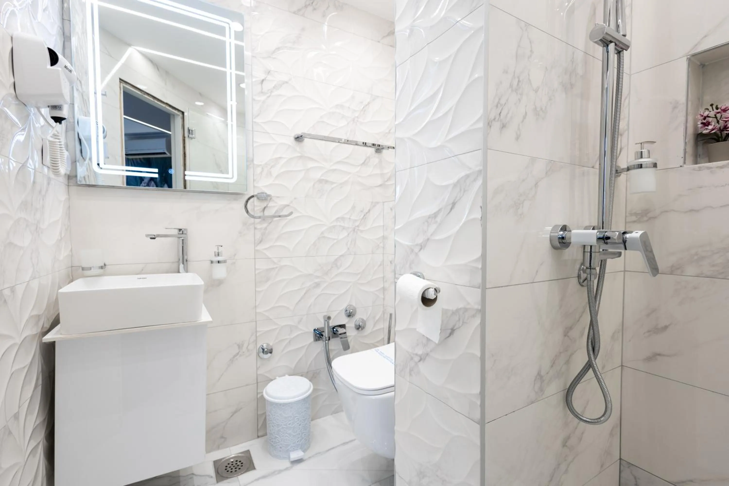 Shower in Garni Hotel Lotos