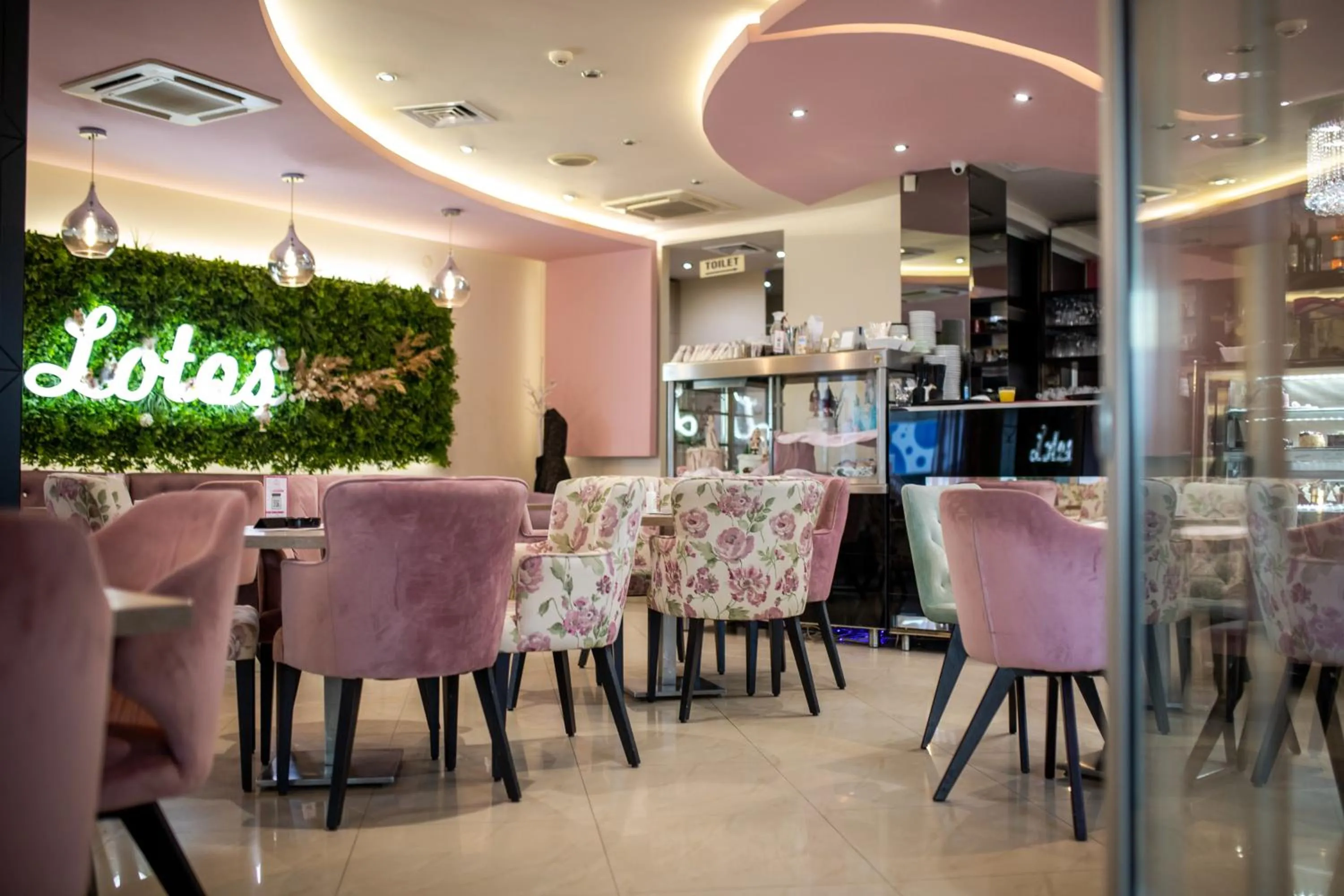 Restaurant/places to eat in Garni Hotel Lotos