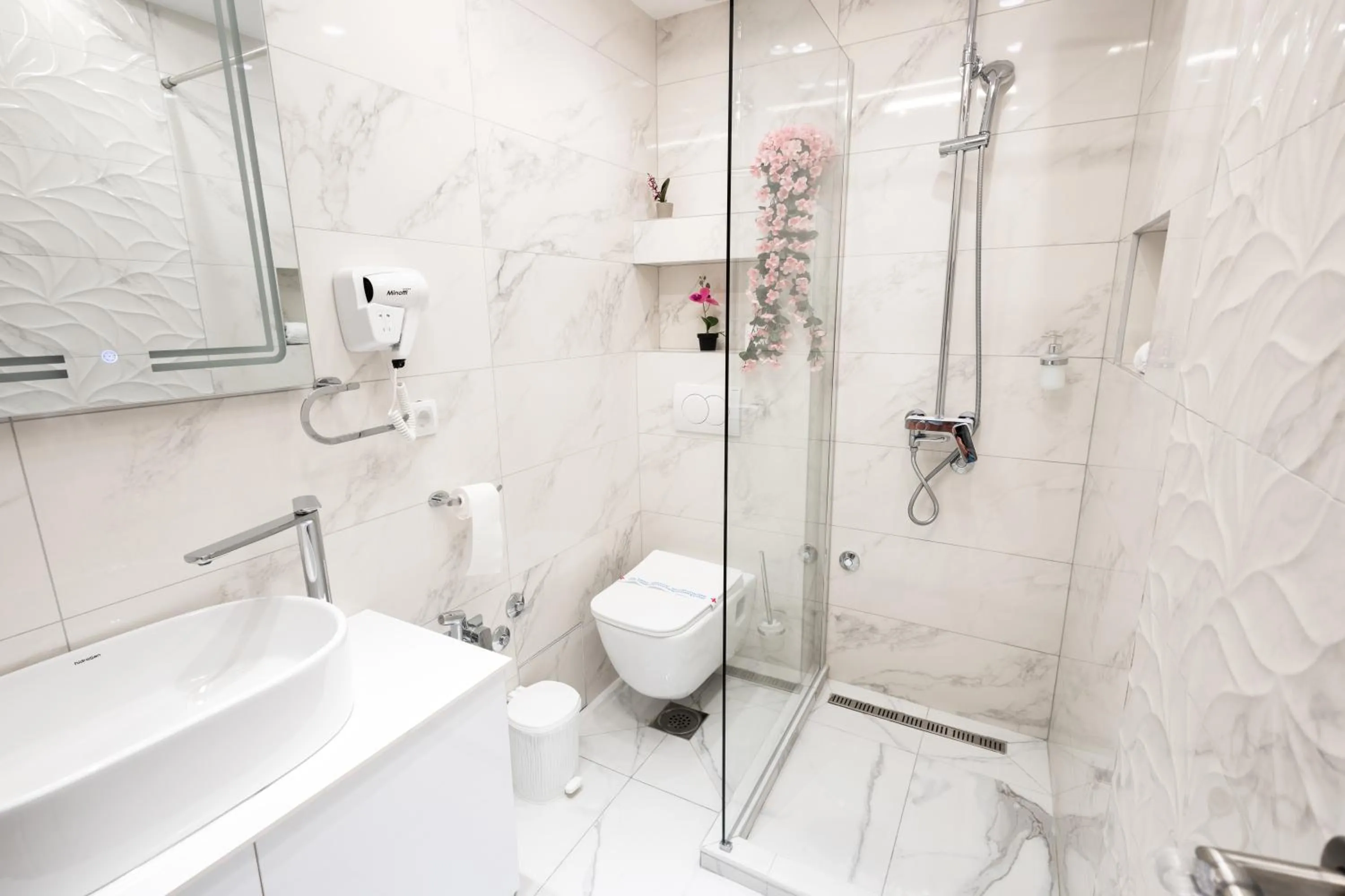 Shower in Garni Hotel Lotos