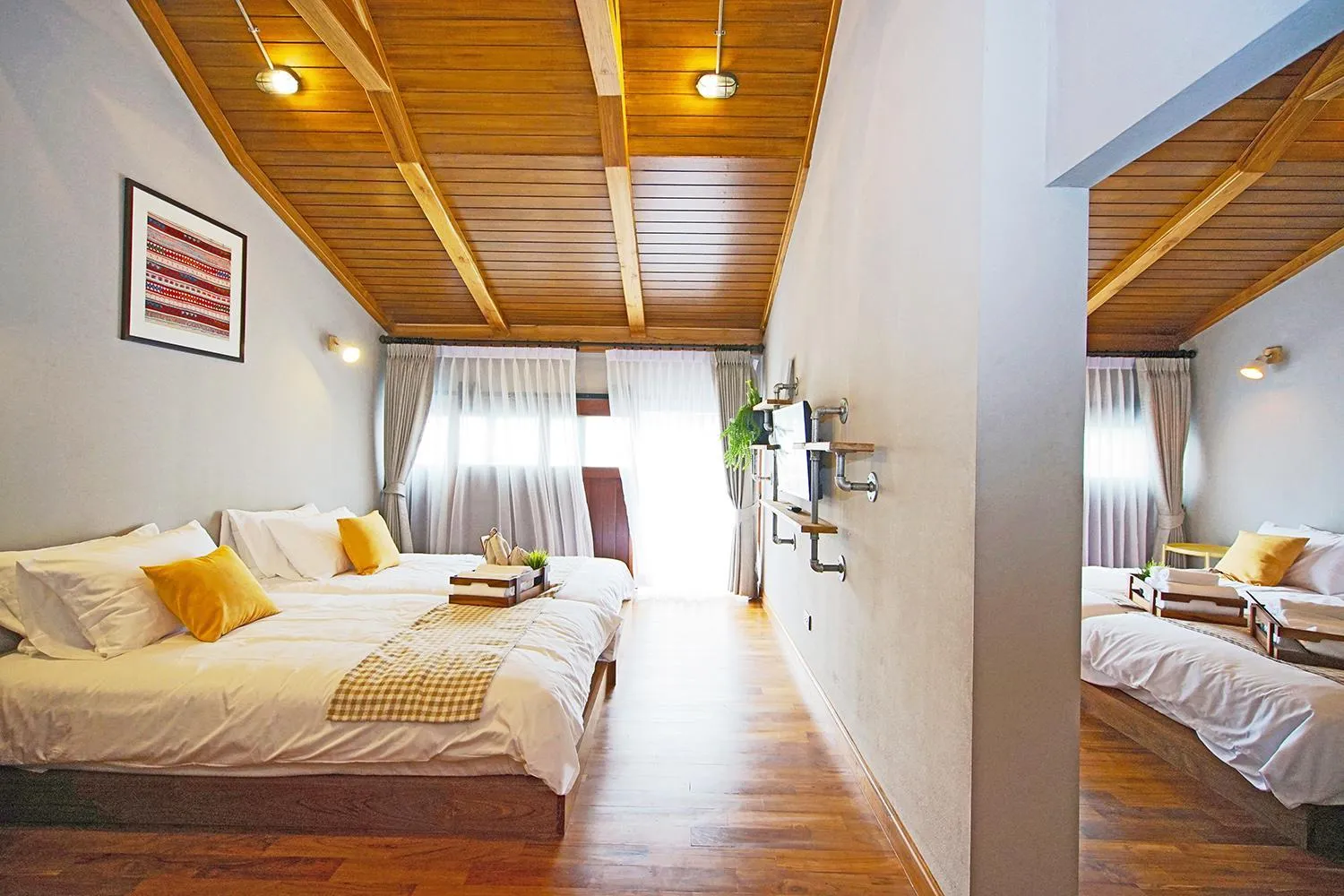 Photo of the whole room, Bed in Yellow Pillow village