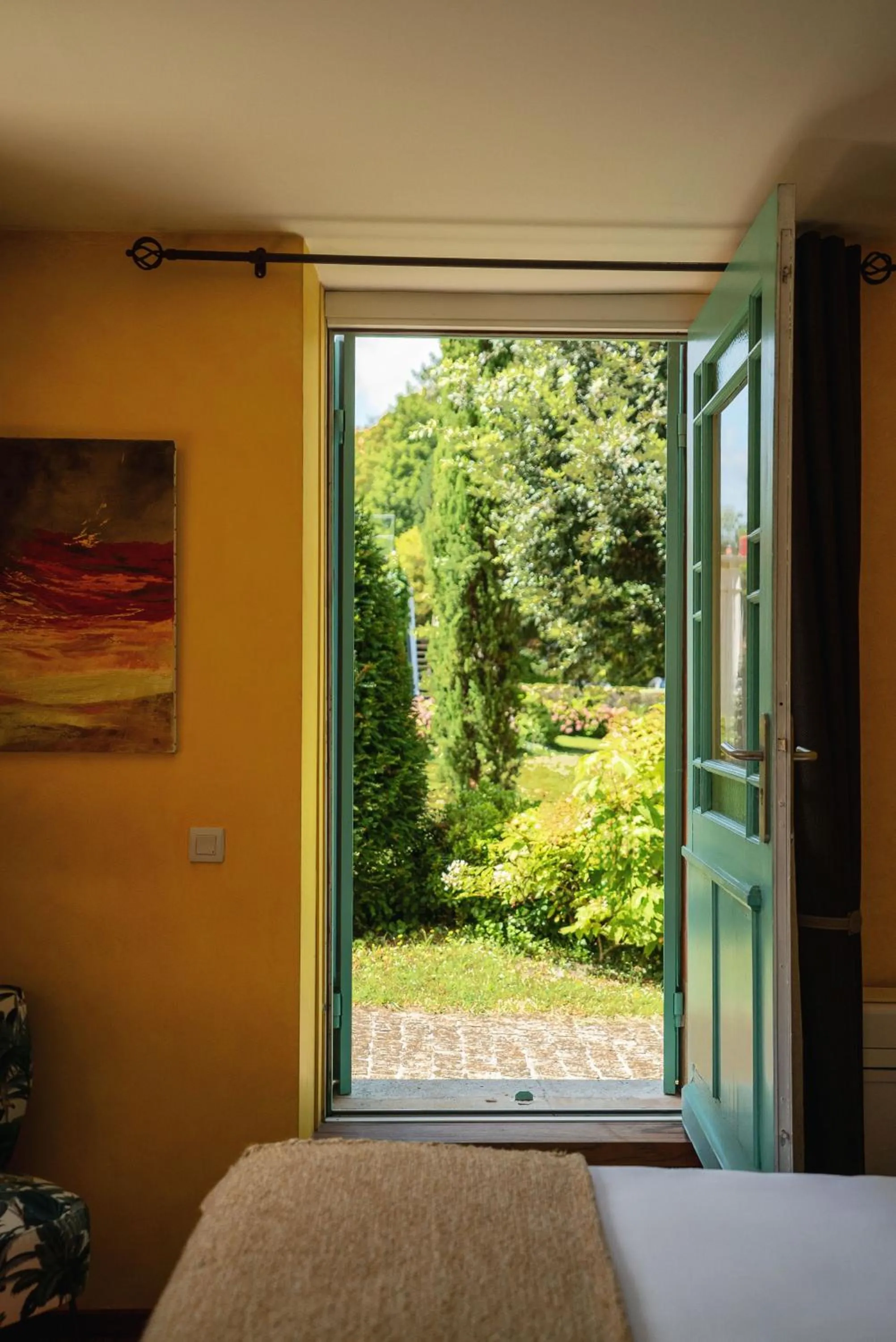 Garden, Bed in Chateau Pont Saint-Martin