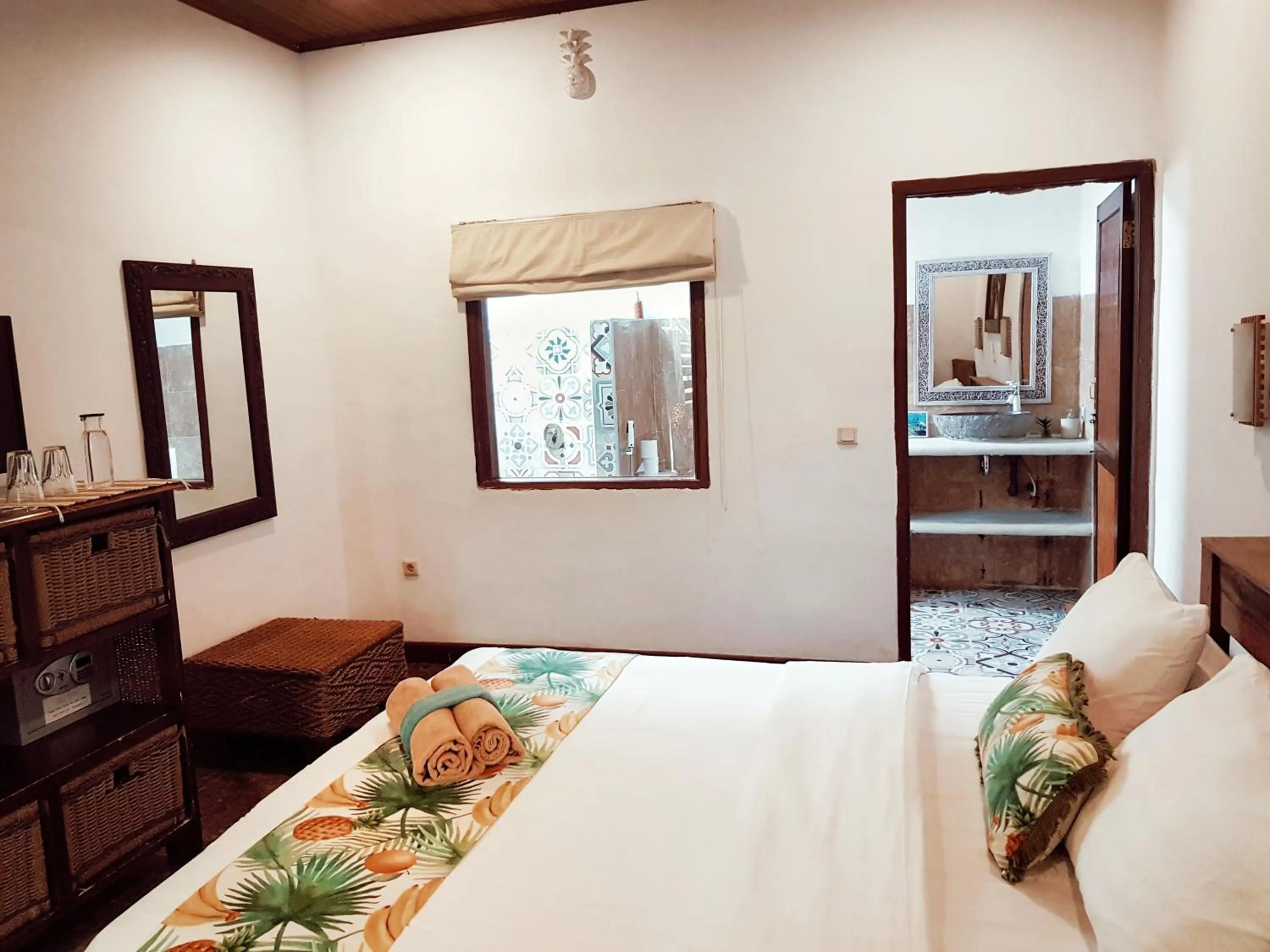 Bed in Havana Hideaway