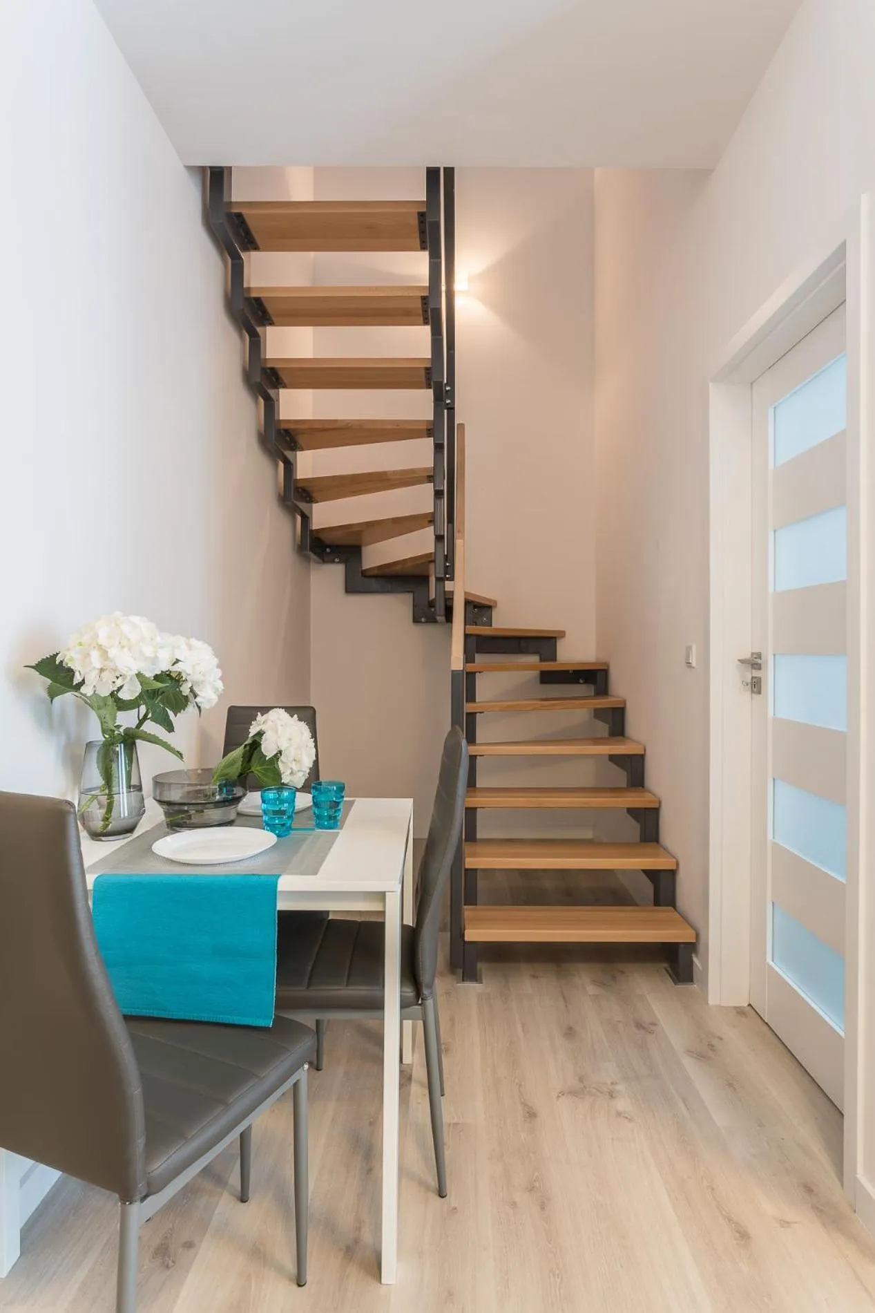 Living room in Deluxe Apartments by The Railway Station Wroclaw - parking w cenie