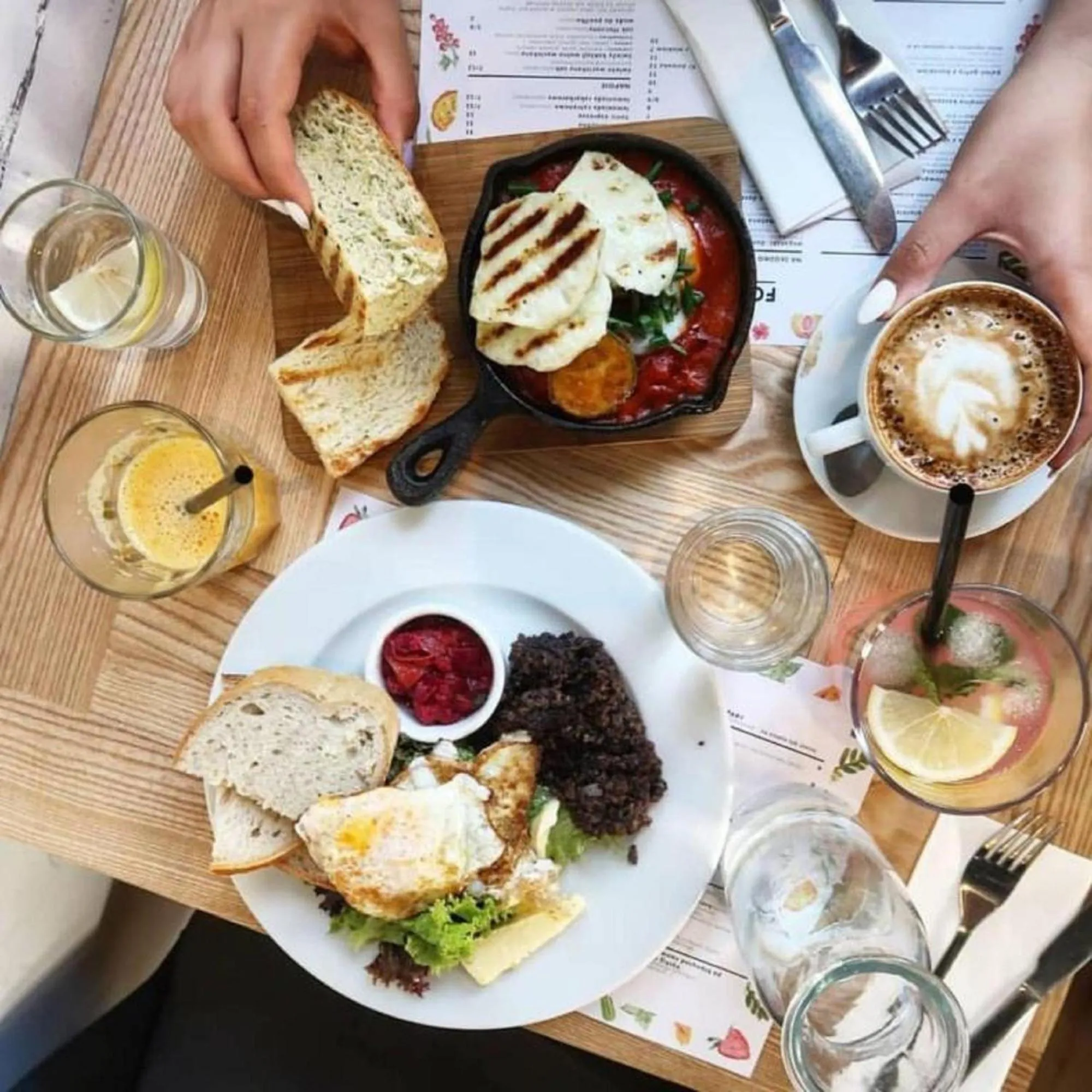 Breakfast in Deluxe Apartments by The Railway Station Wroclaw - parking w cenie