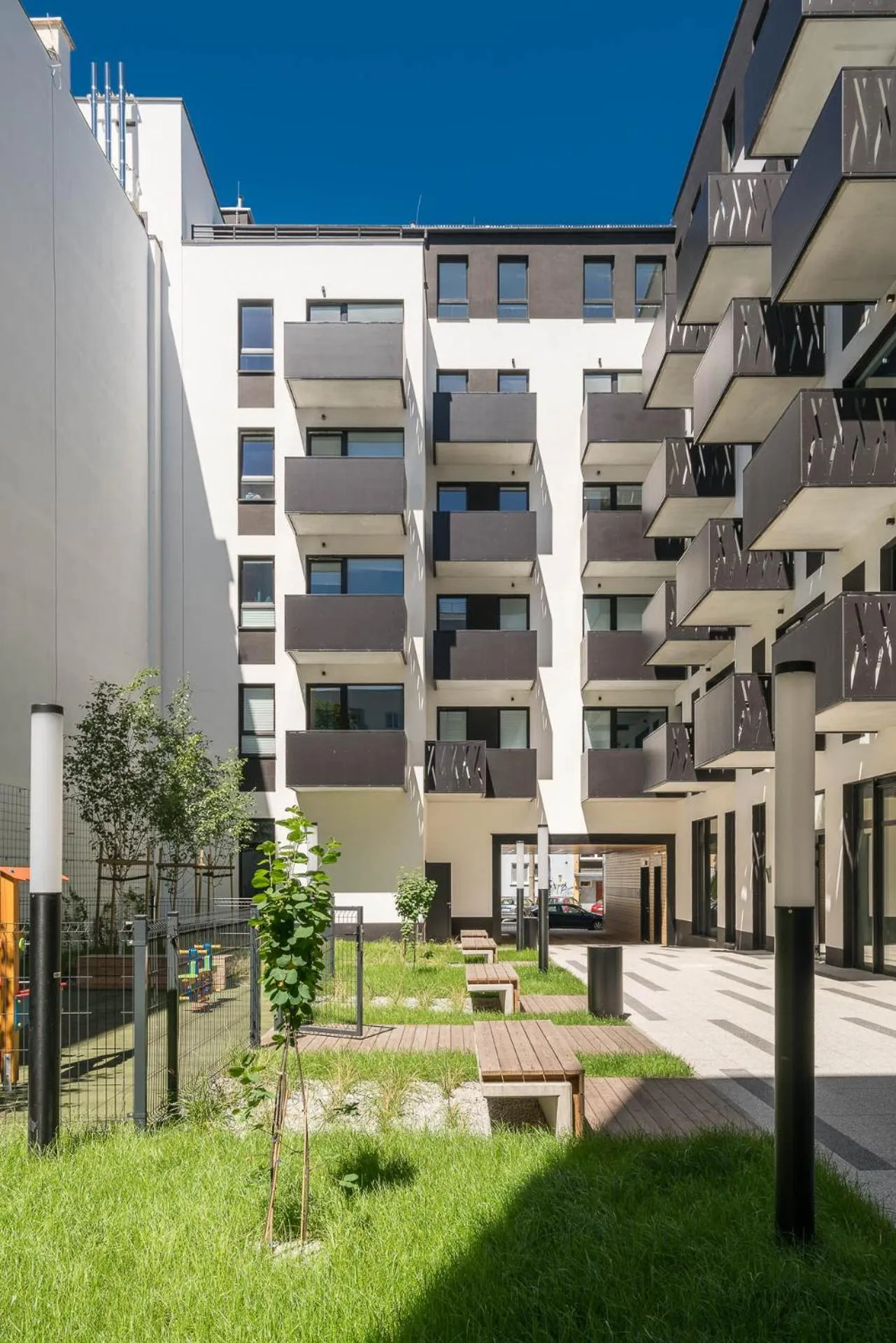 Property building in Deluxe Apartments by The Railway Station Wroclaw - parking w cenie