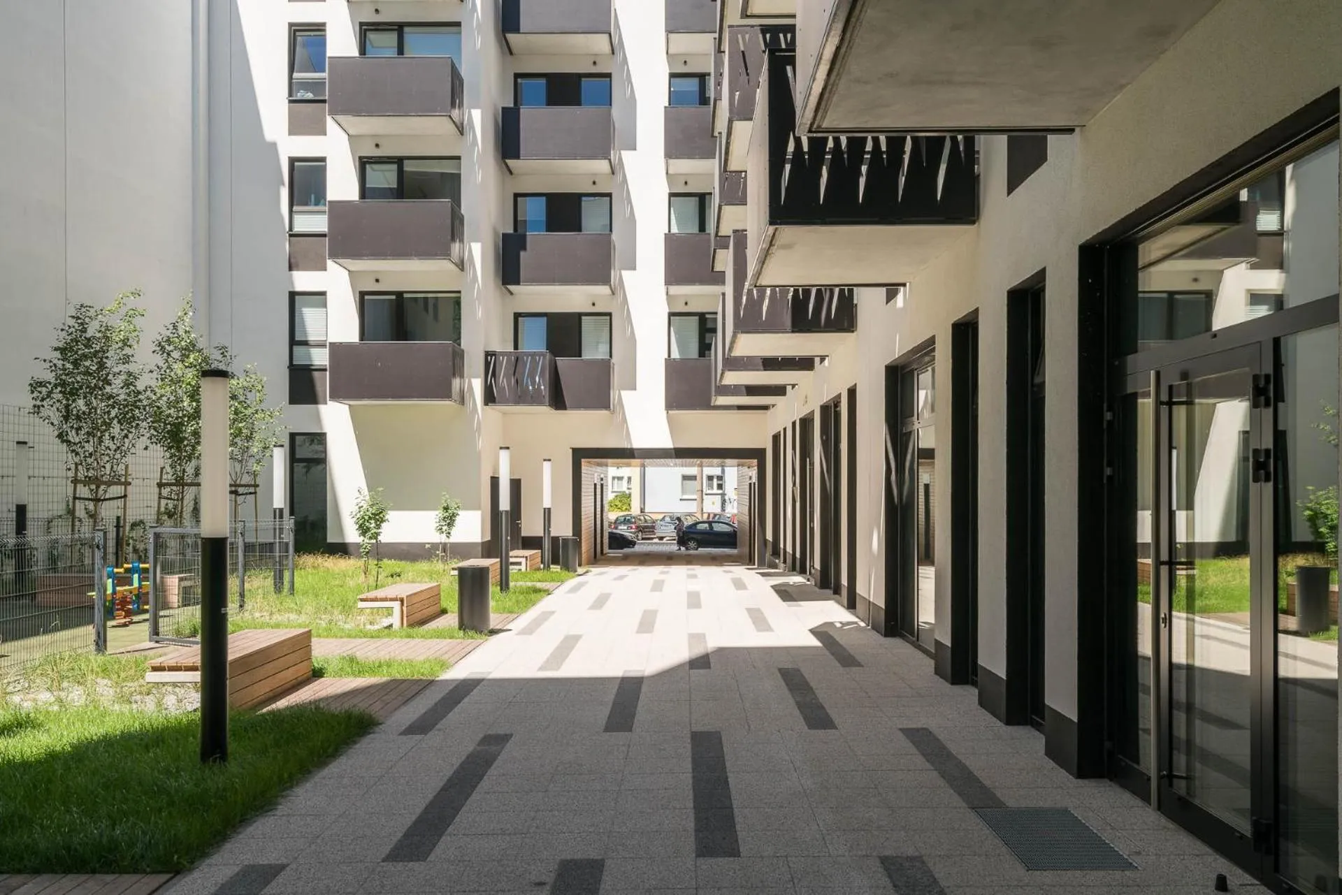 Property building in Deluxe Apartments by The Railway Station Wroclaw - parking w cenie