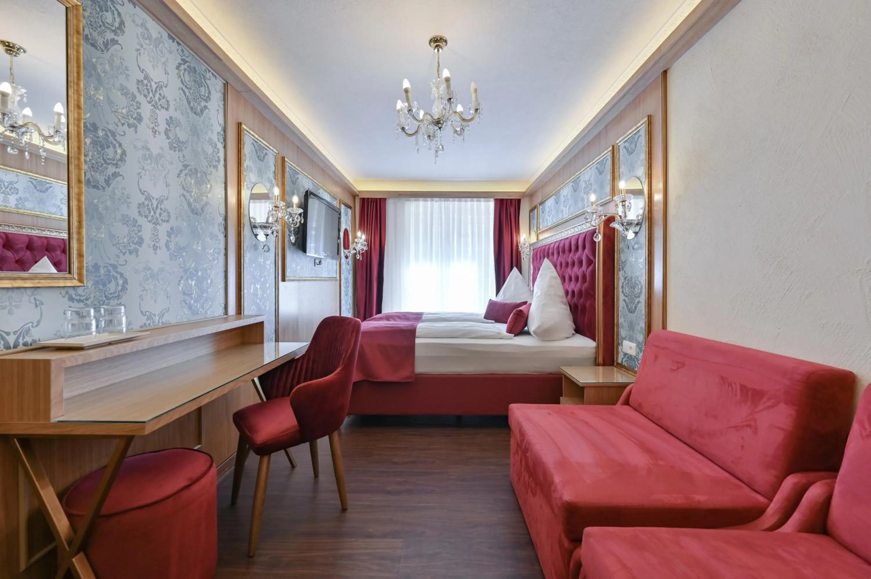 Photo of the whole room, Bed in Hotel Ludwigs