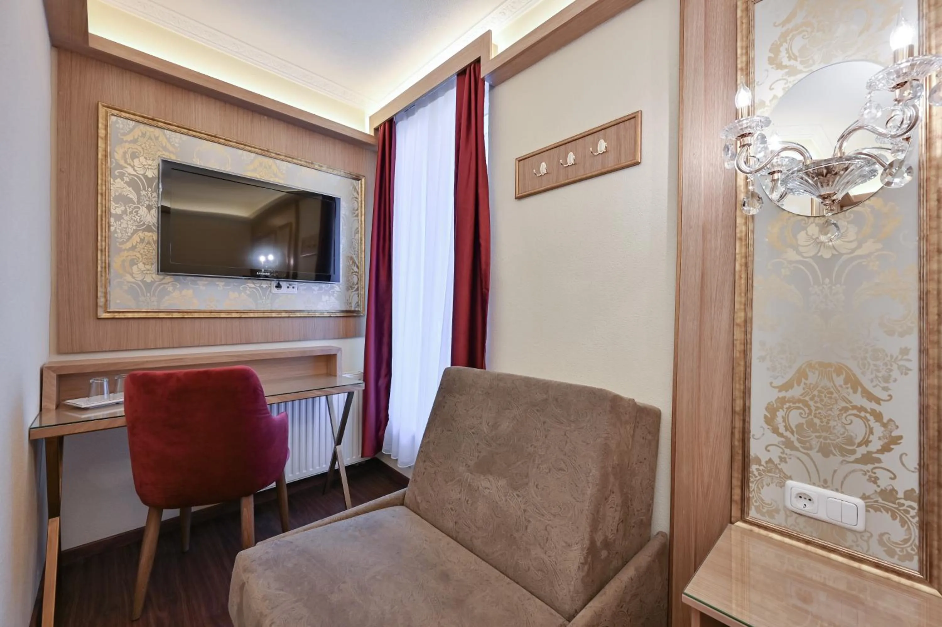 TV and multimedia in Hotel Ludwigs