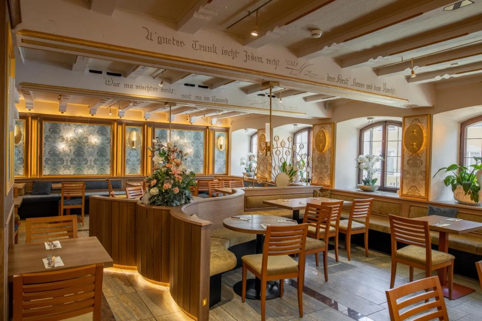 Restaurant/places to eat in Hotel Ludwigs