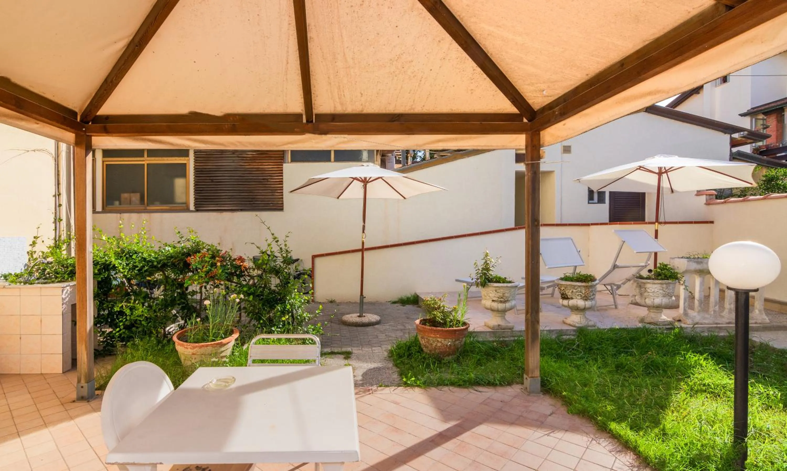 Garden in Hotel Daisy