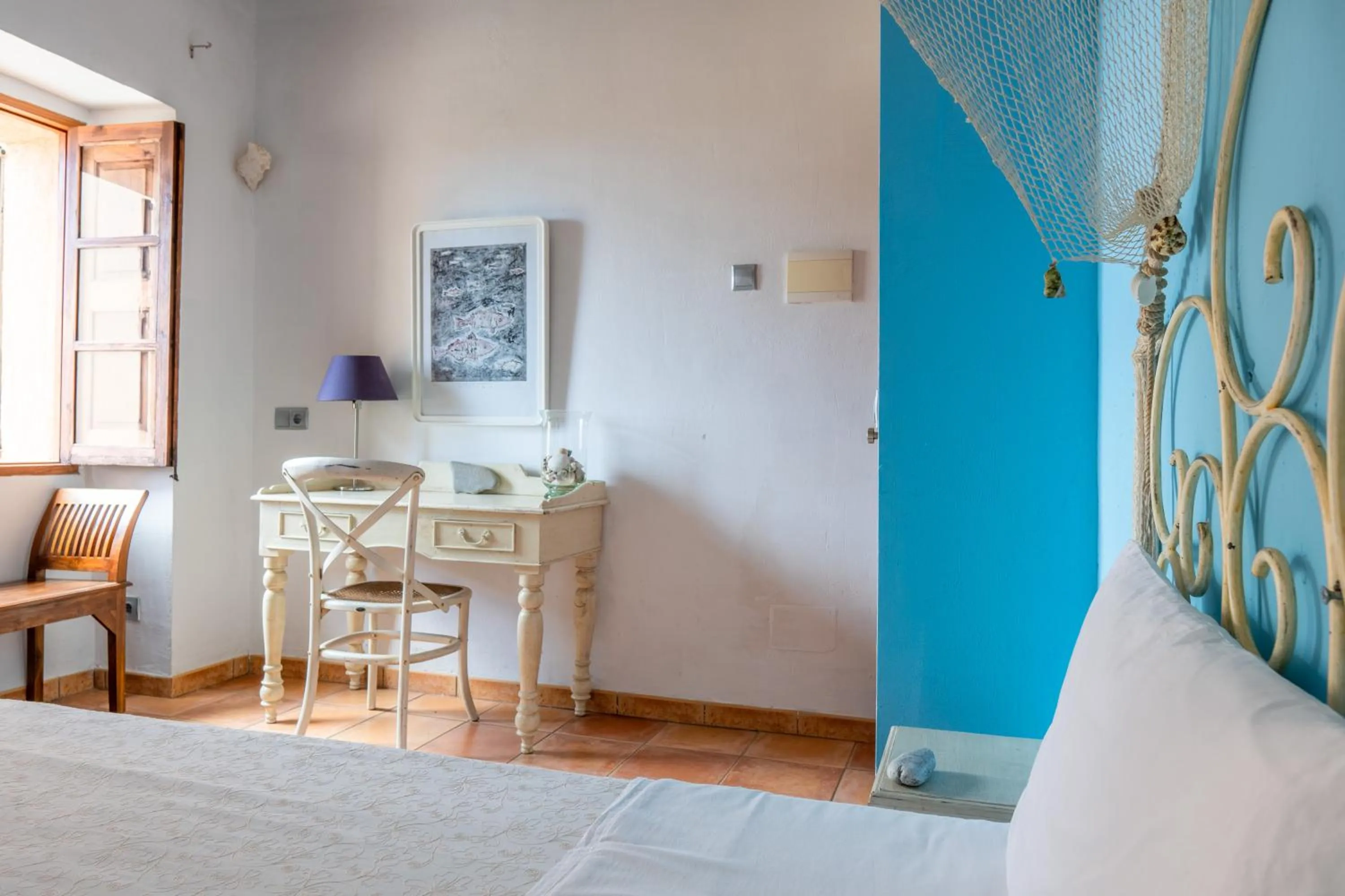 Seating area, Bed in Son Borguny