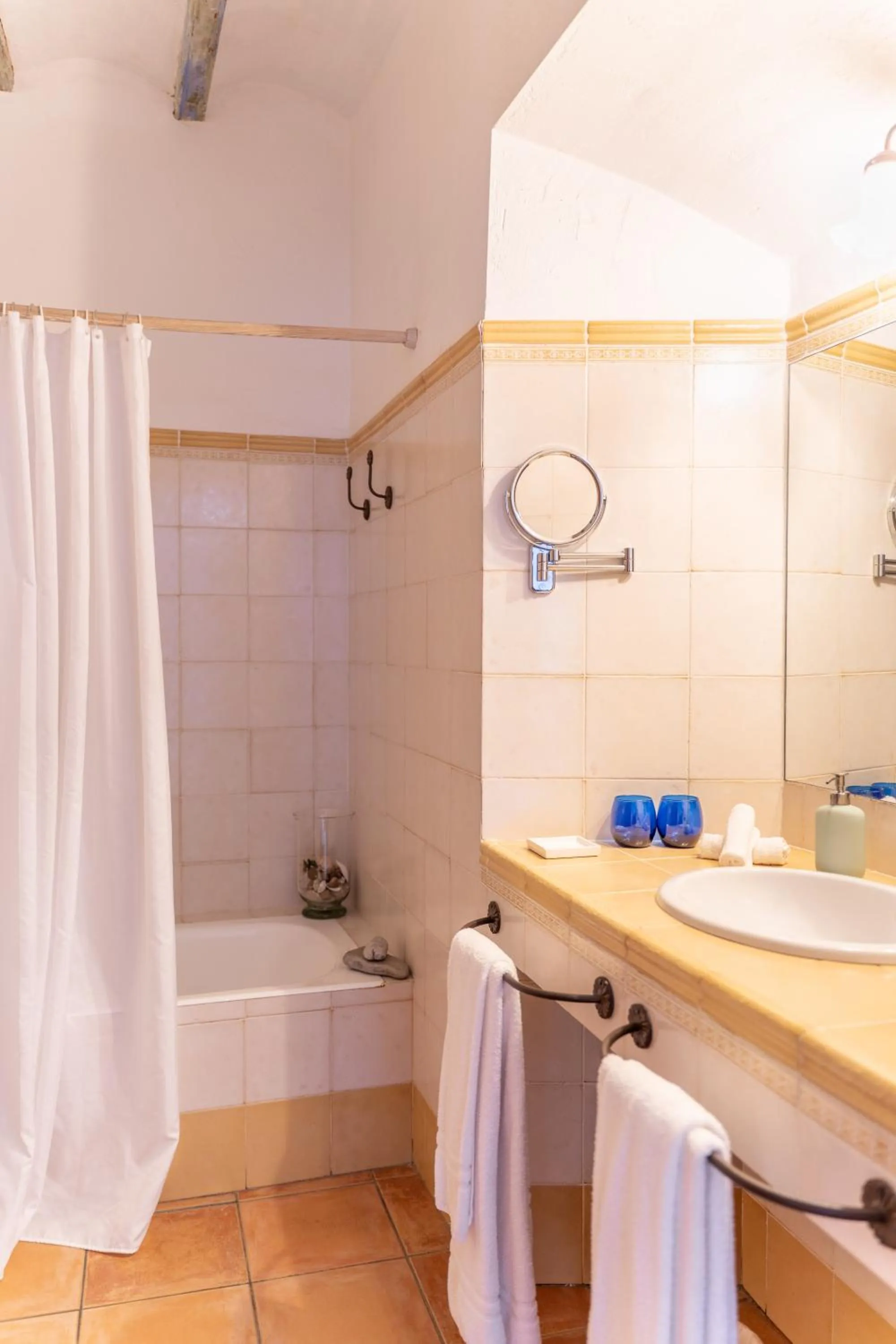 Bathroom in Son Borguny