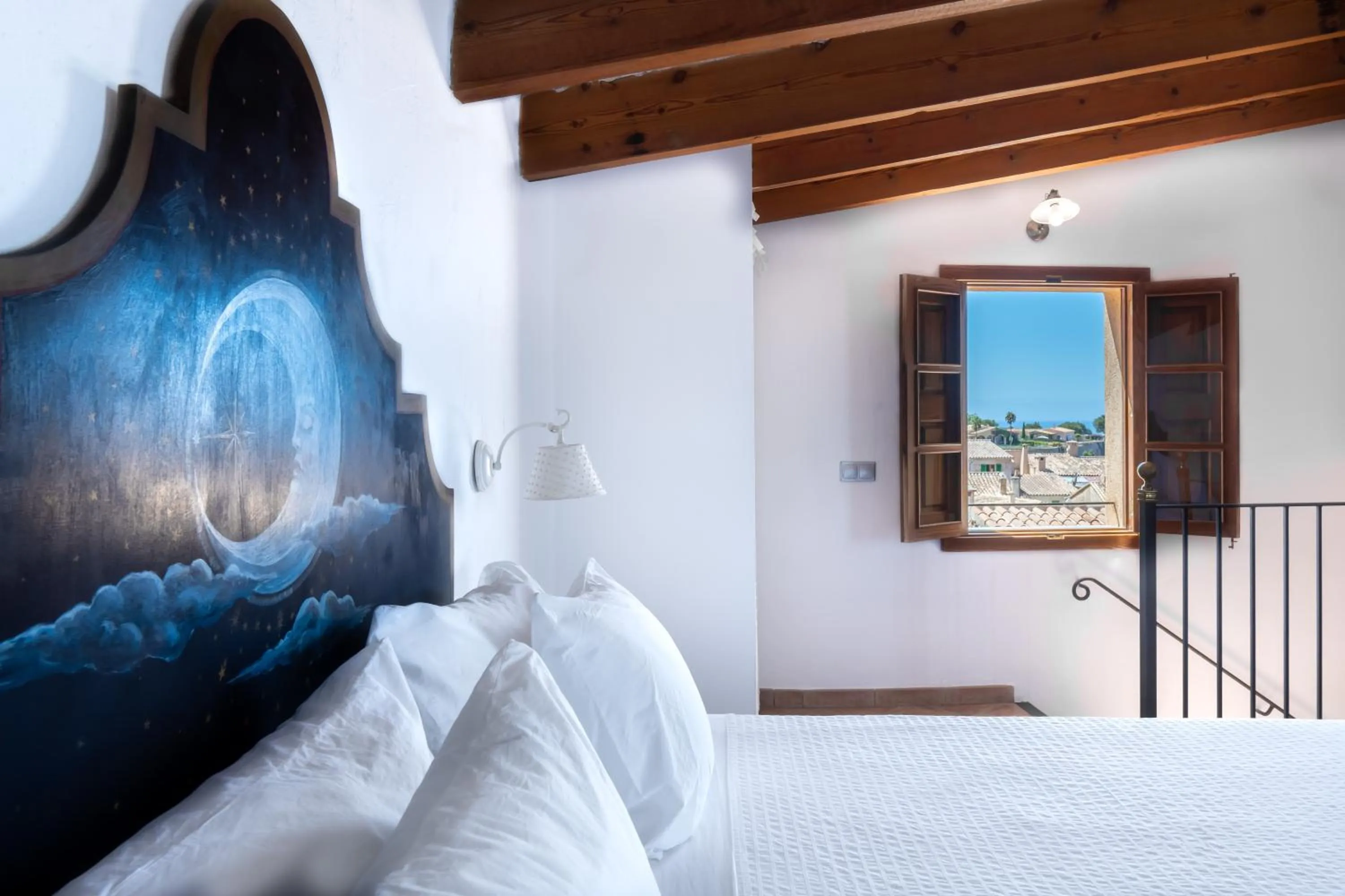 Decorative detail, Bed in Son Borguny