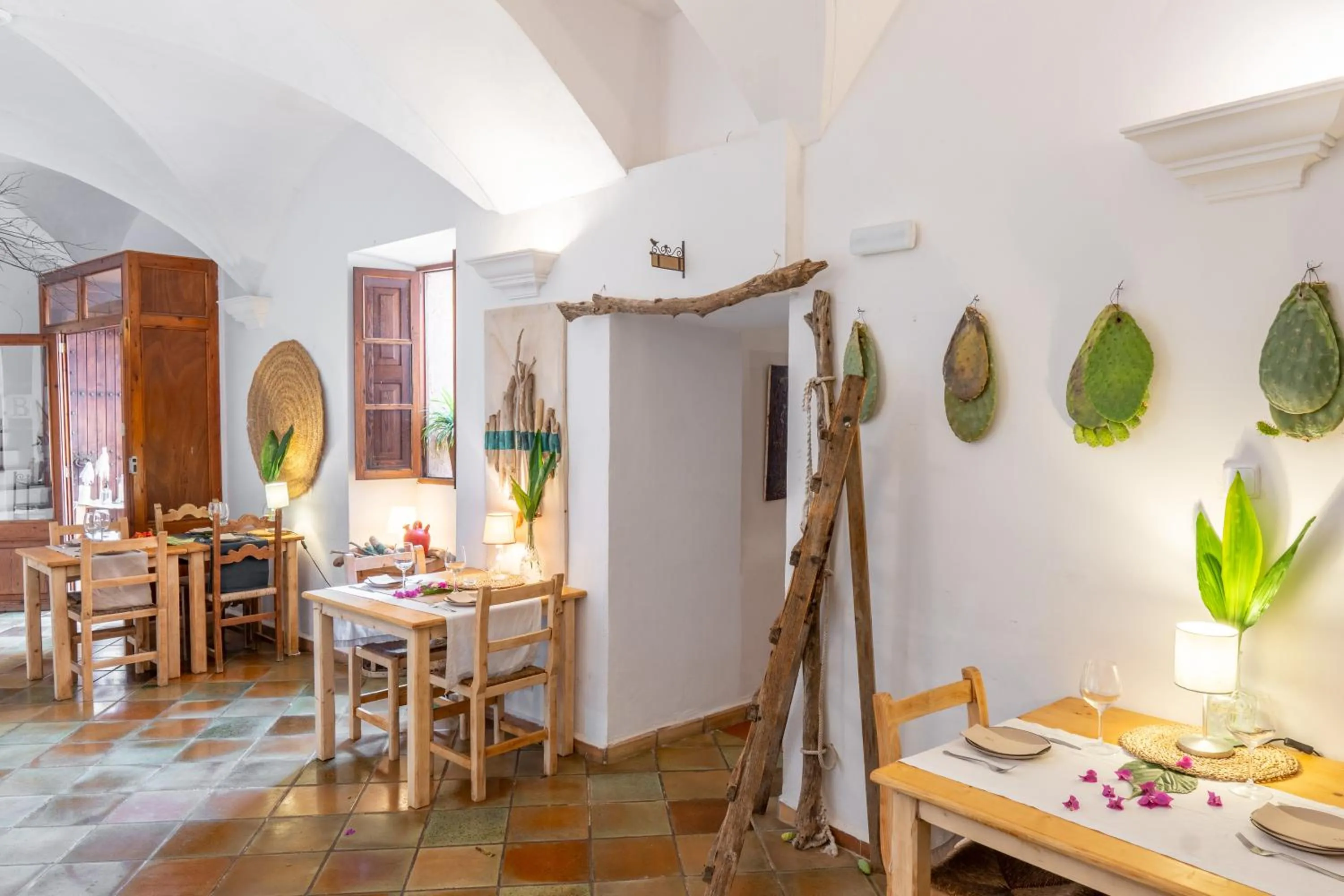 Restaurant/places to eat in Son Borguny