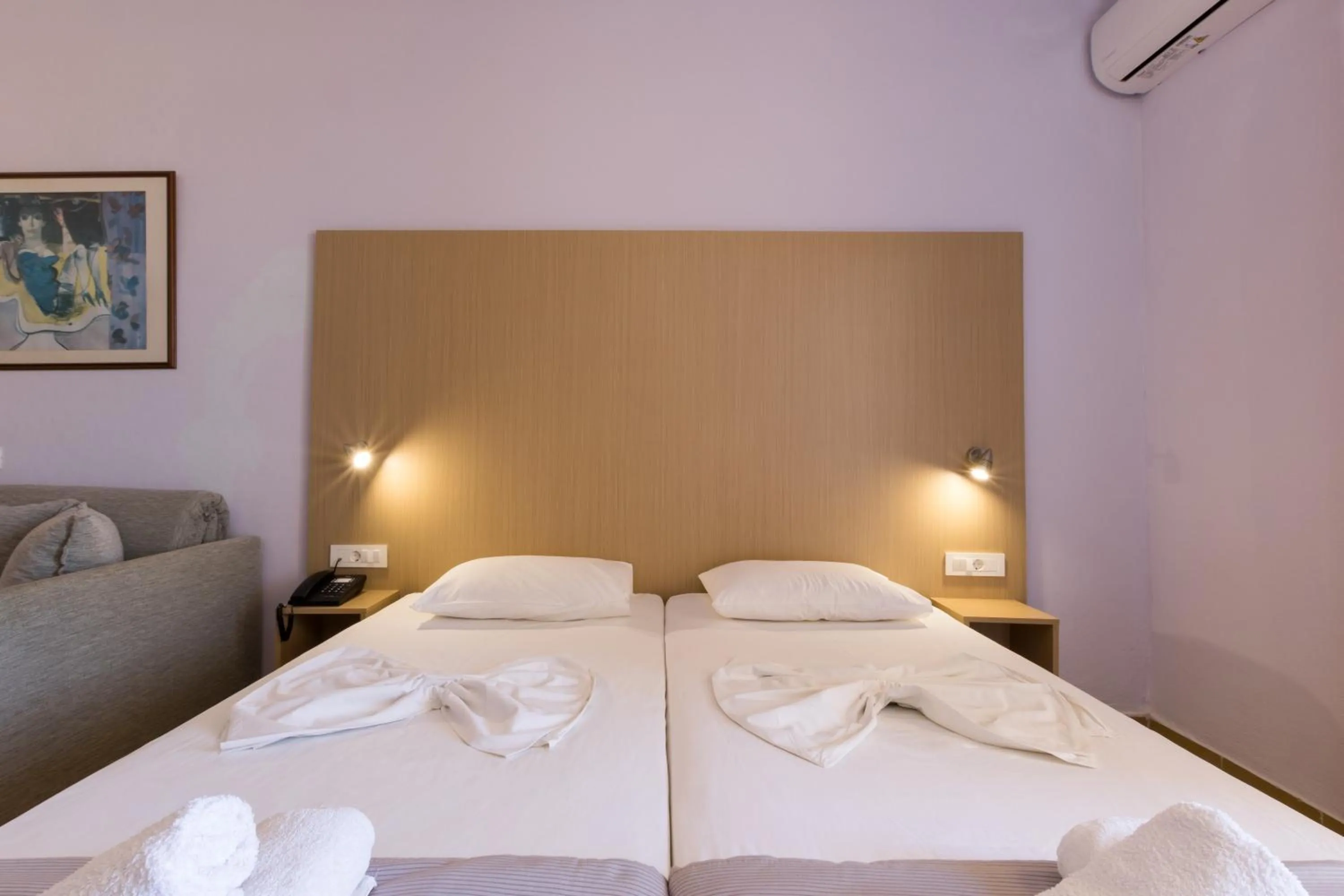 Bed in Atlantis Hotel