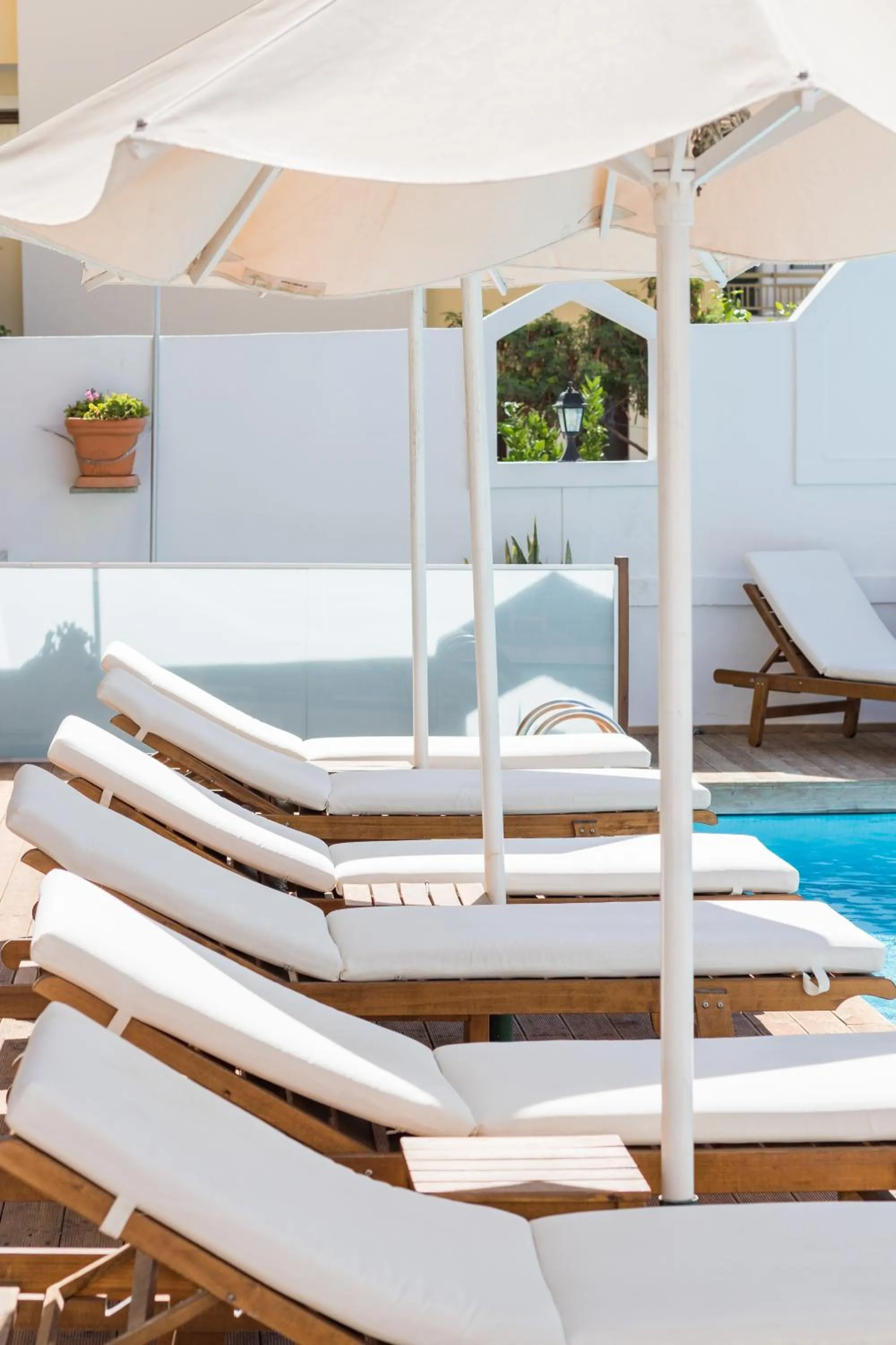 Swimming pool in Atlantis Hotel