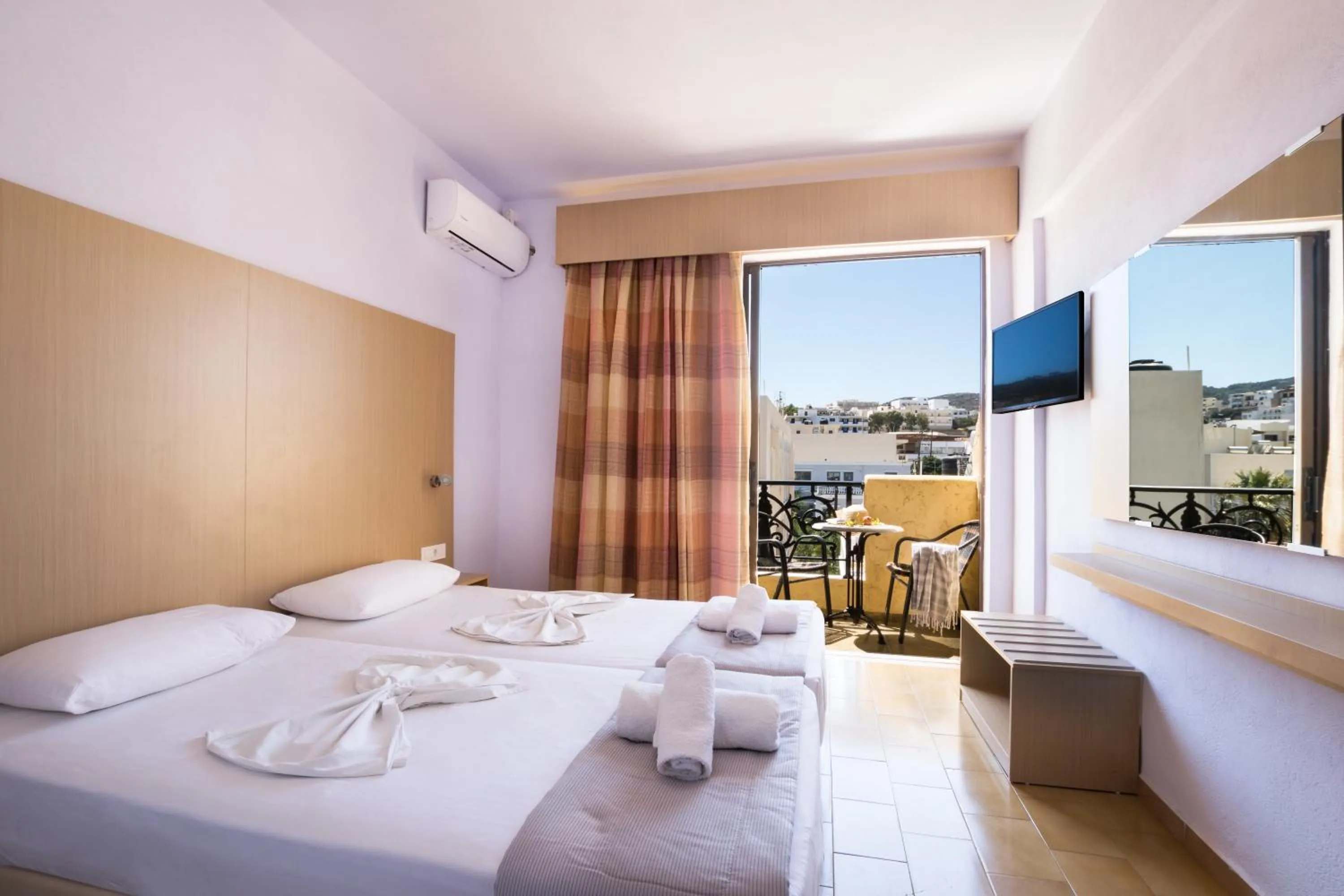 Bedroom in Atlantis Hotel