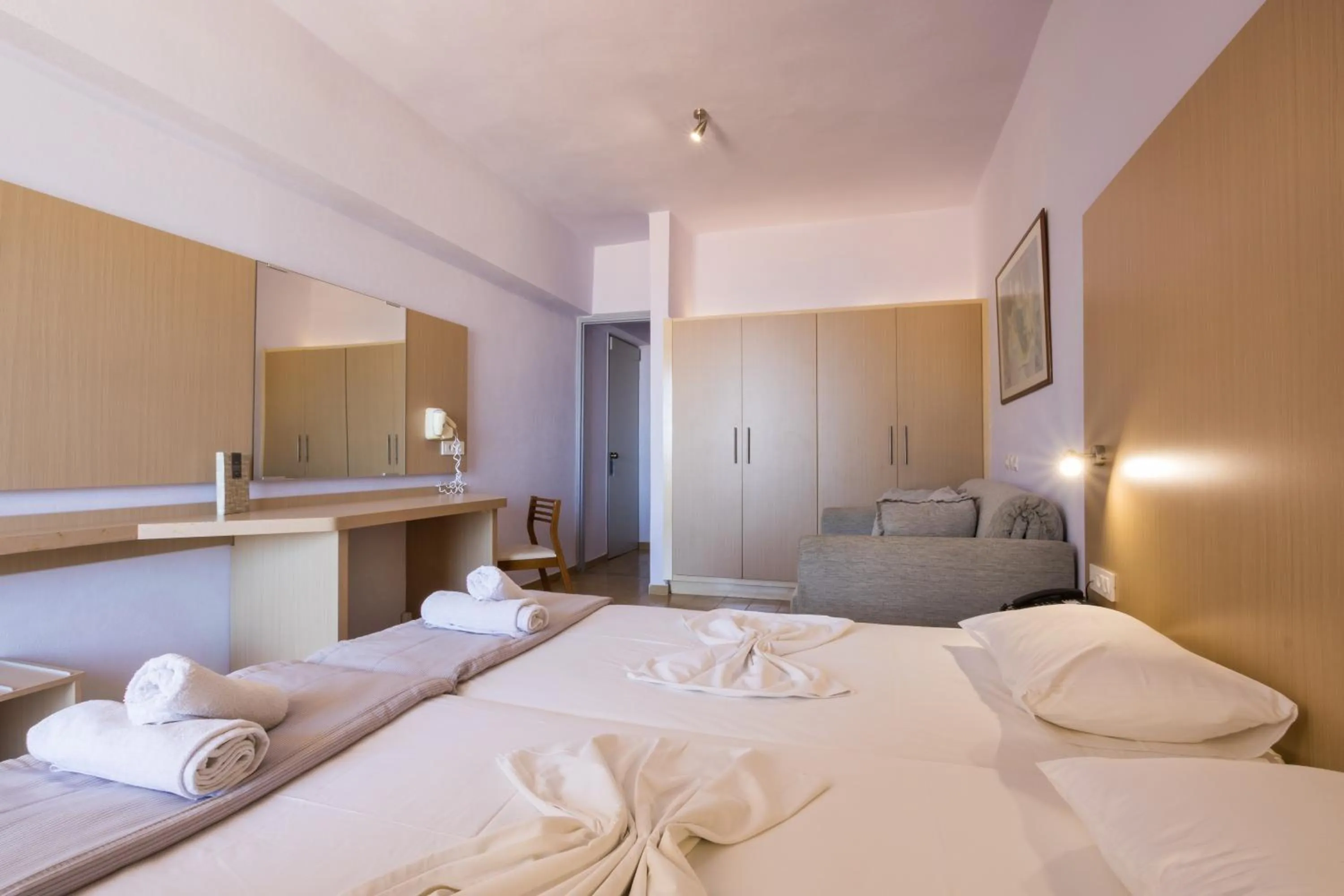 Bedroom in Atlantis Hotel