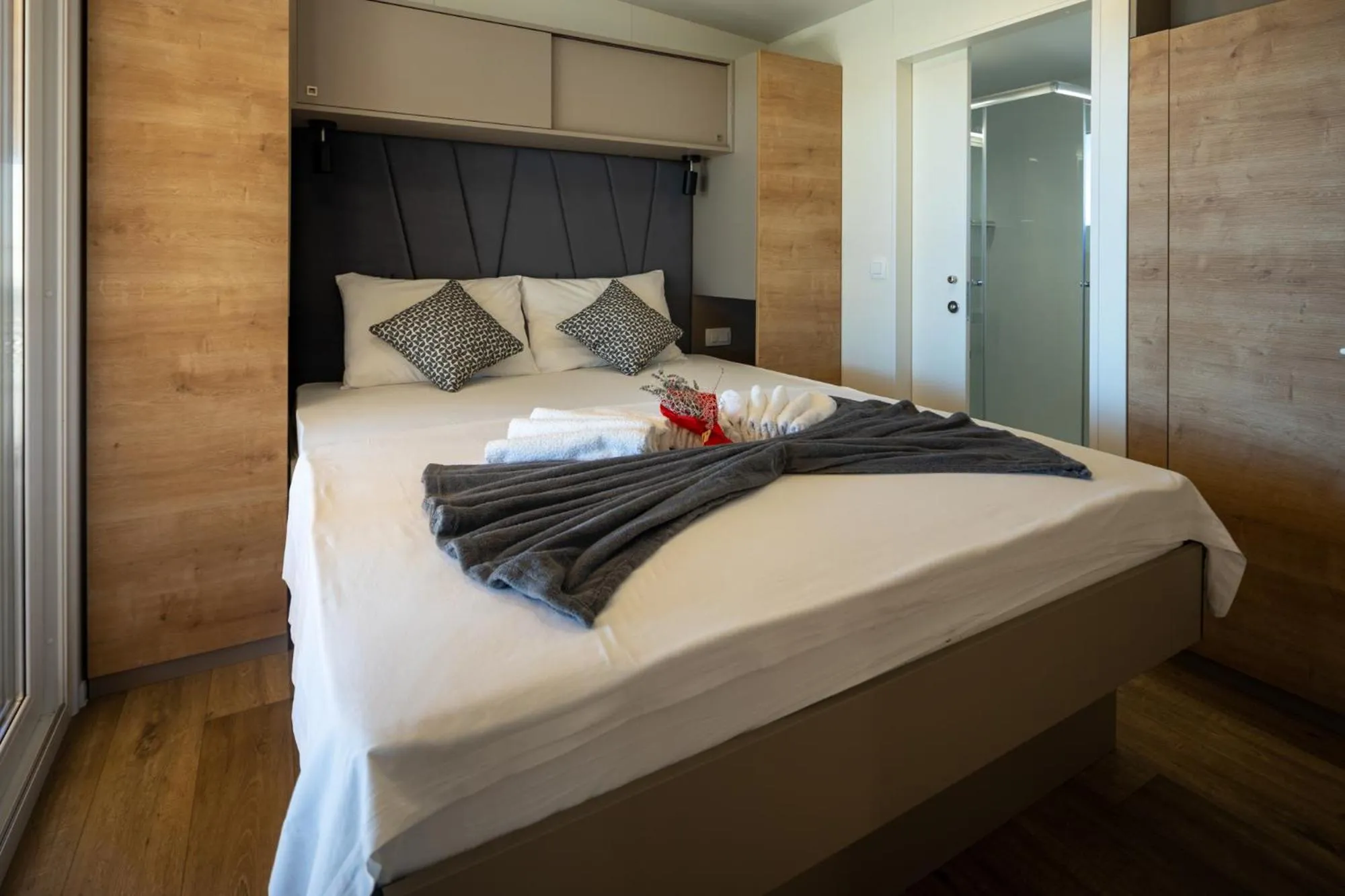 Bed in Camp Vransko lake - Mobile homes