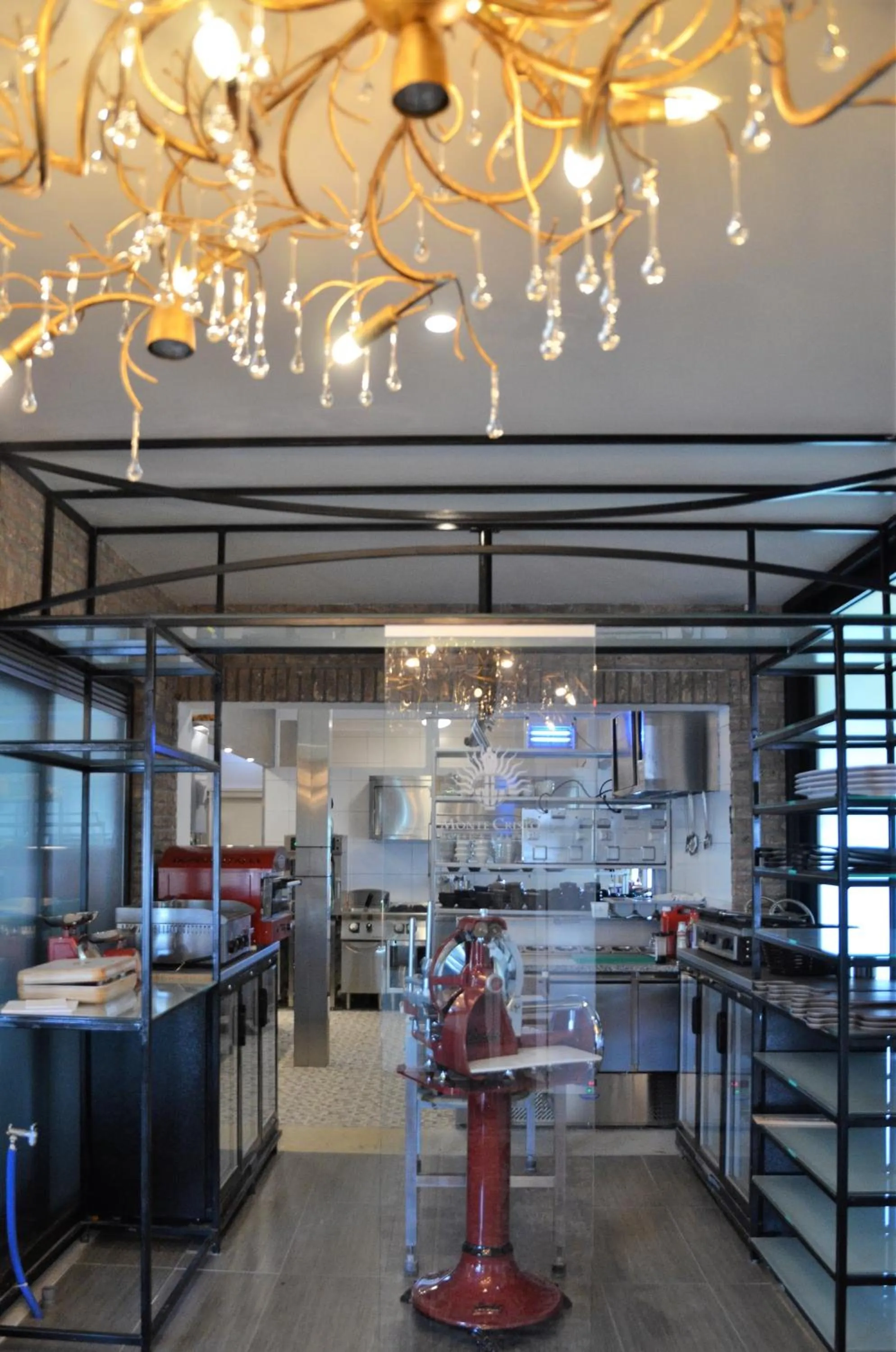 Restaurant/places to eat in Hotel Monte Cristo