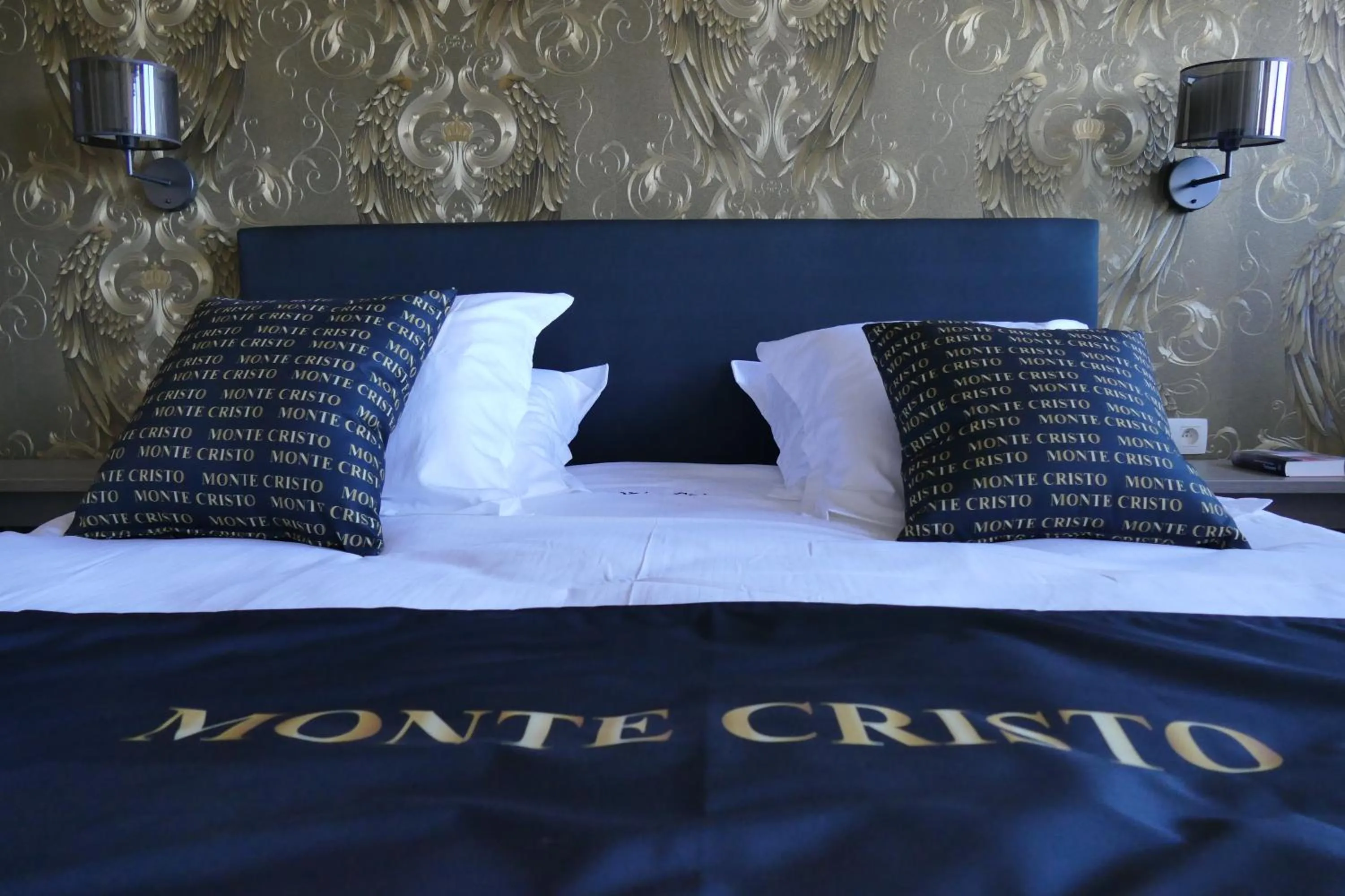 Bed in Hotel Monte Cristo