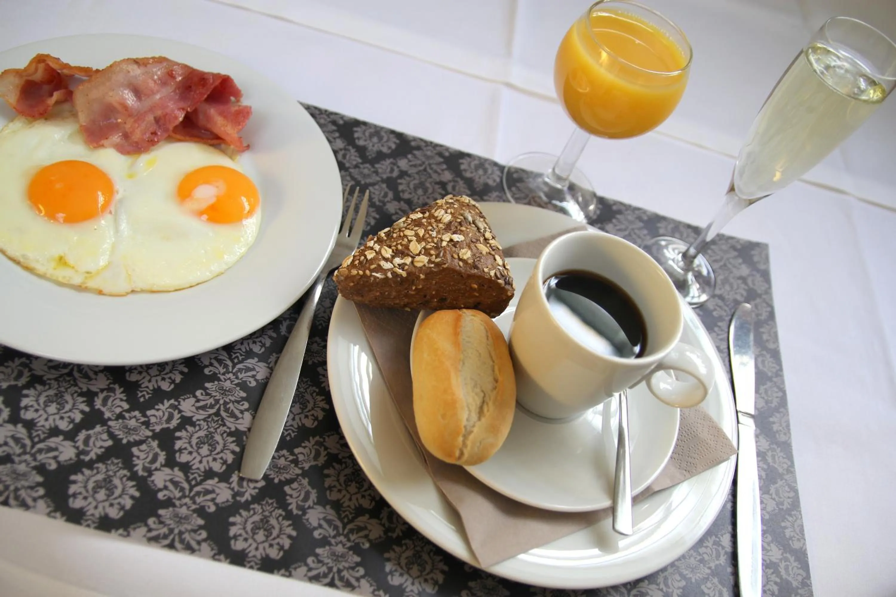 Food and drinks in Hotel Arriate