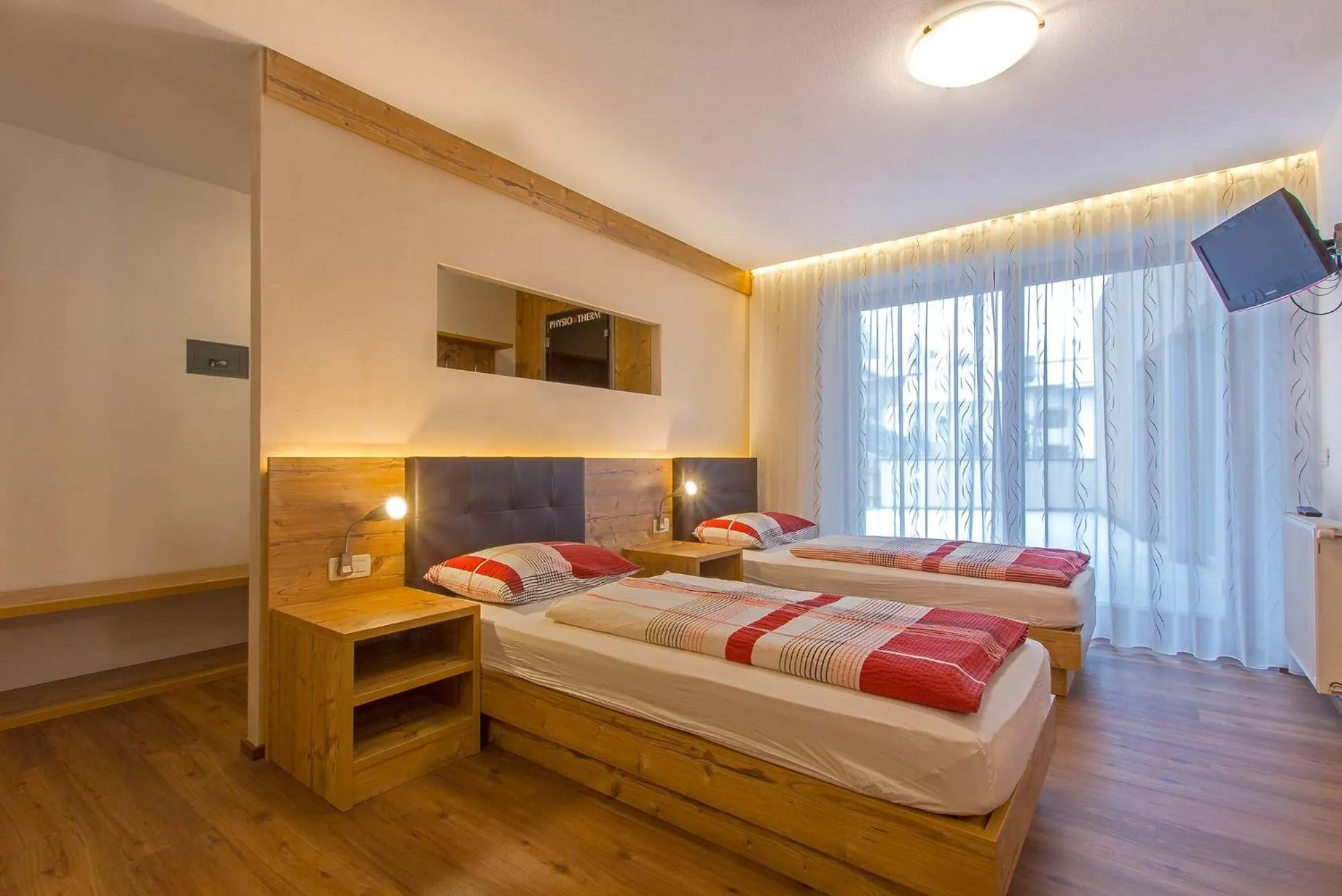 Photo of the whole room, Bed in Residence Araldina