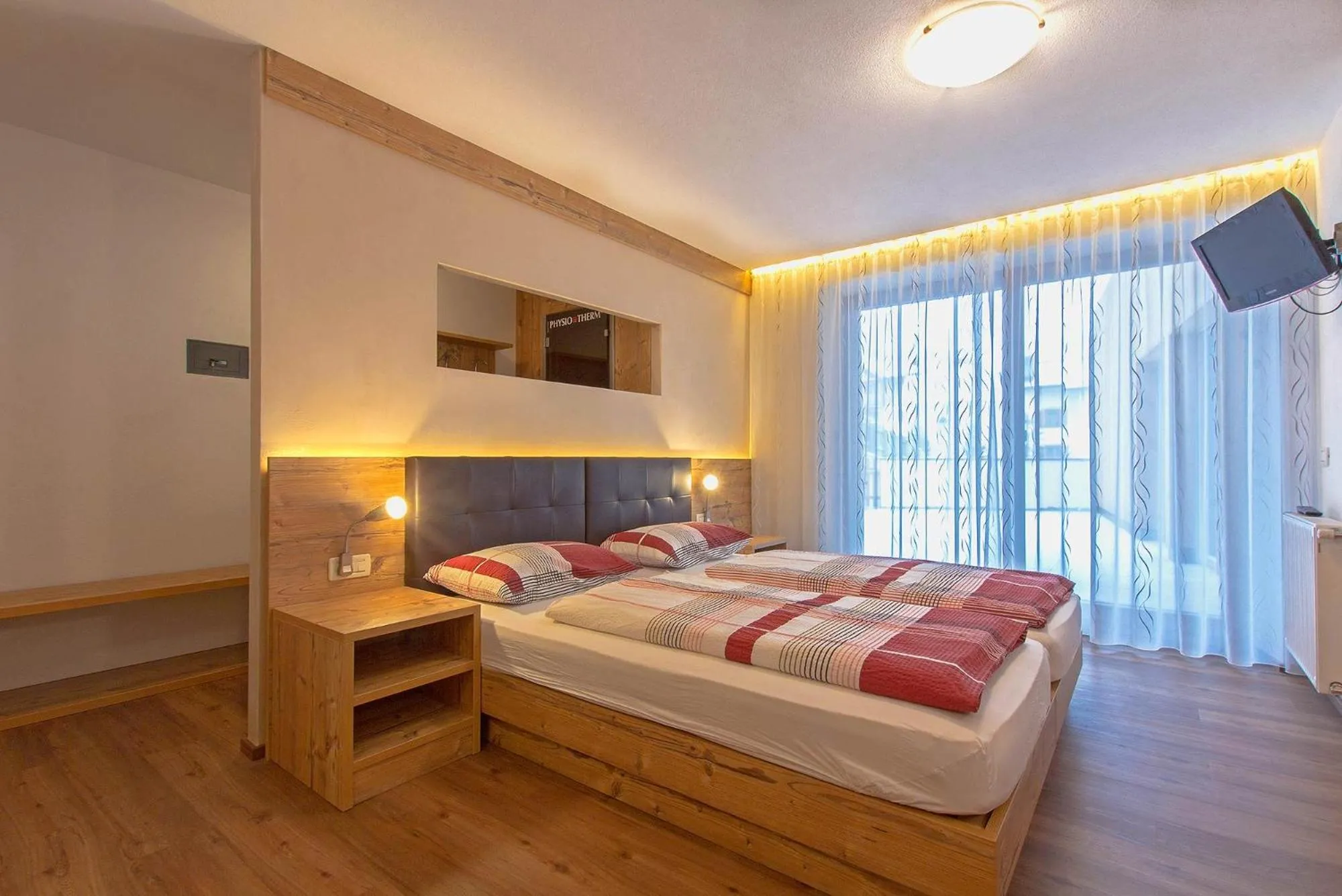 Photo of the whole room, Bed in Residence Araldina