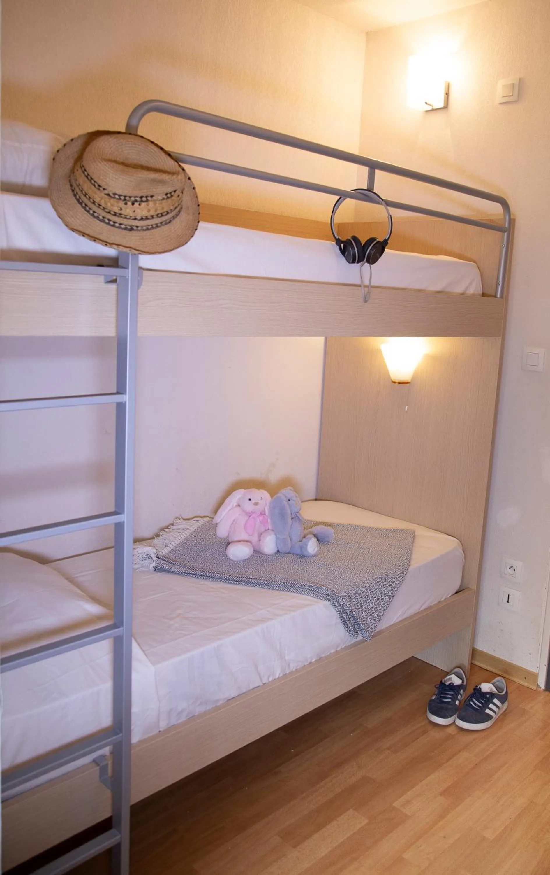 Bed in Les Terrasses du Soleil d'Or By Infini Mountain