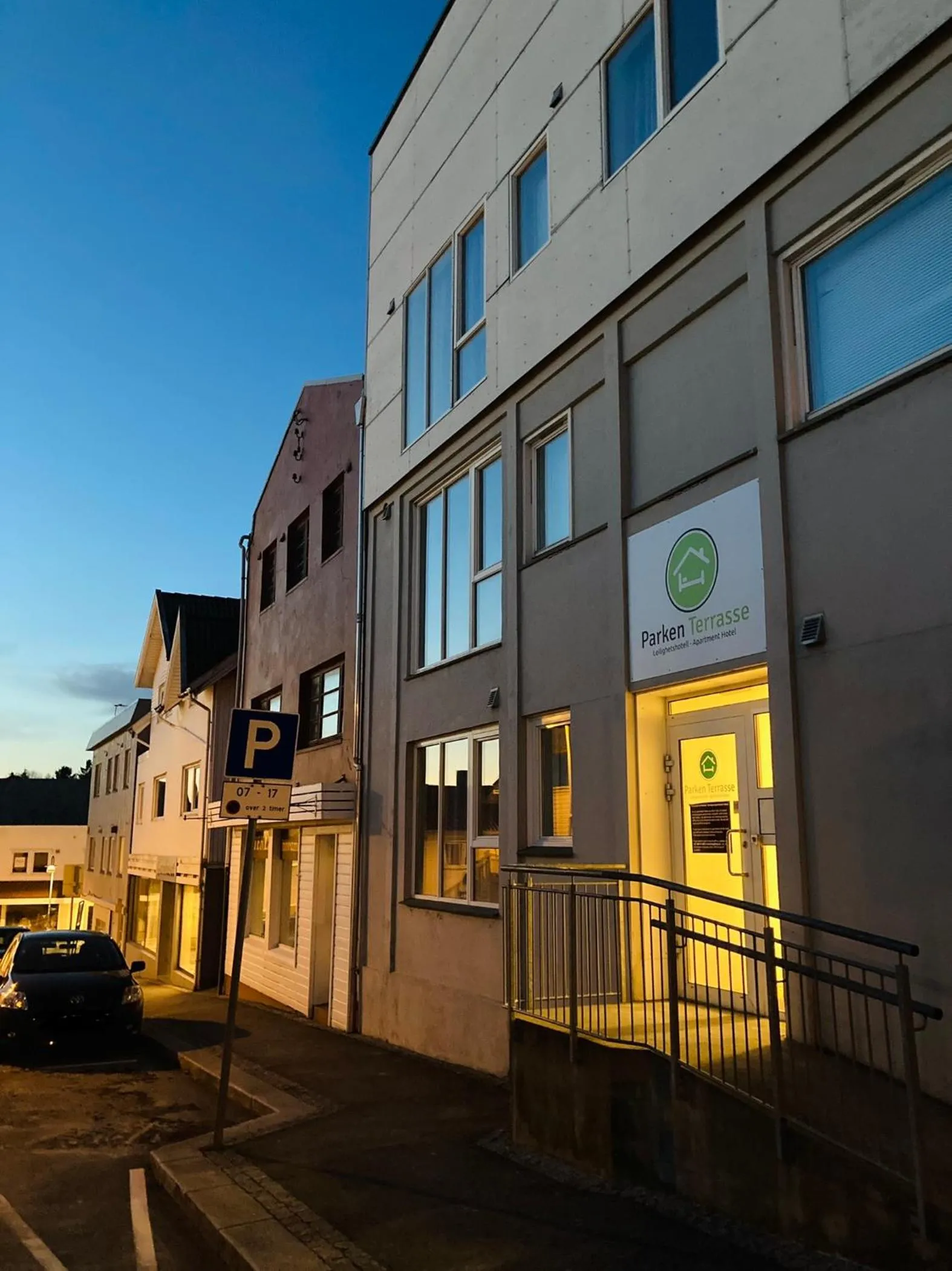 Parken Terrasse Apartment Hotel