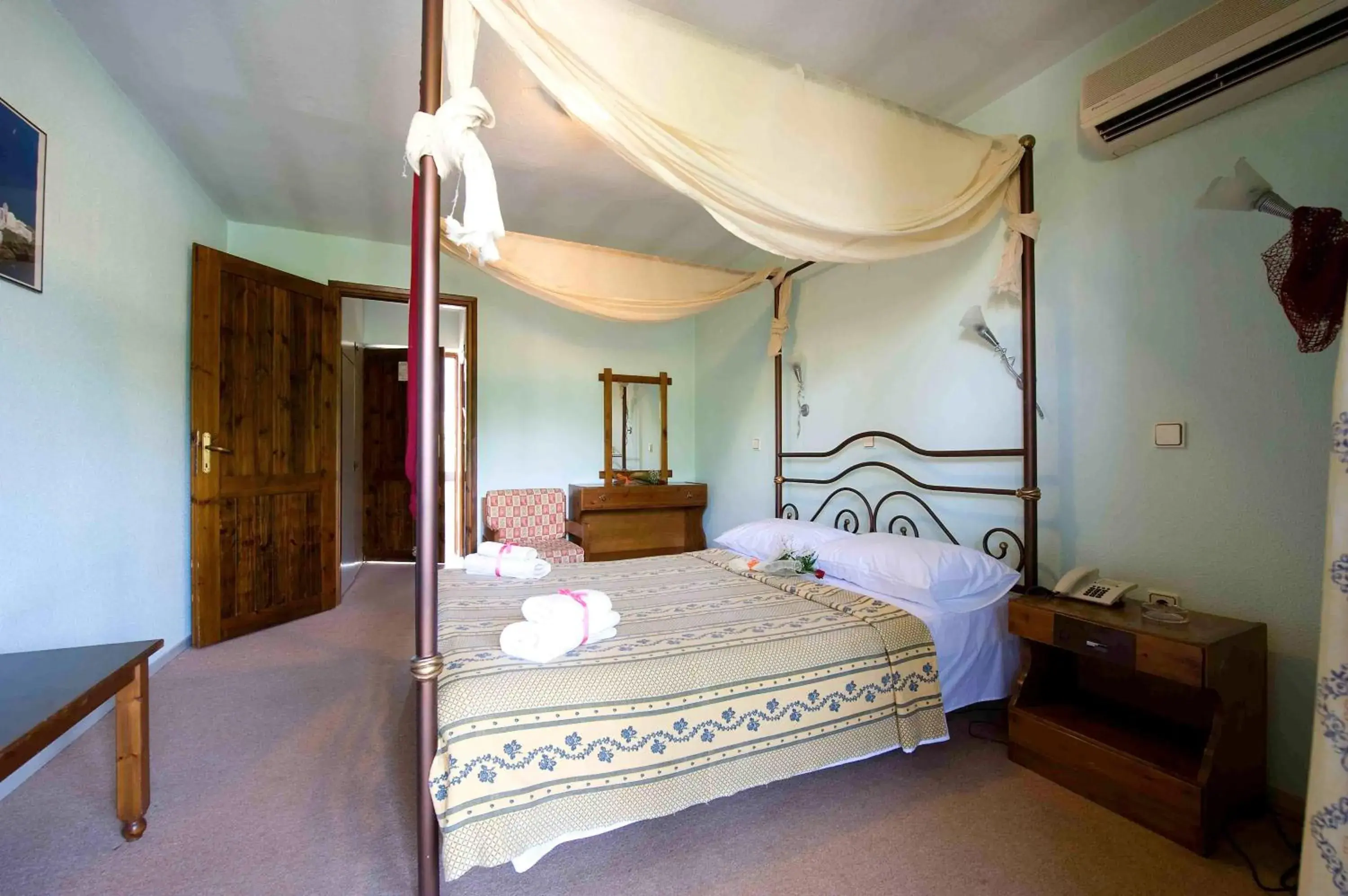 Twin Room in Lydia Hotel Twin Room in Lydia Hotel