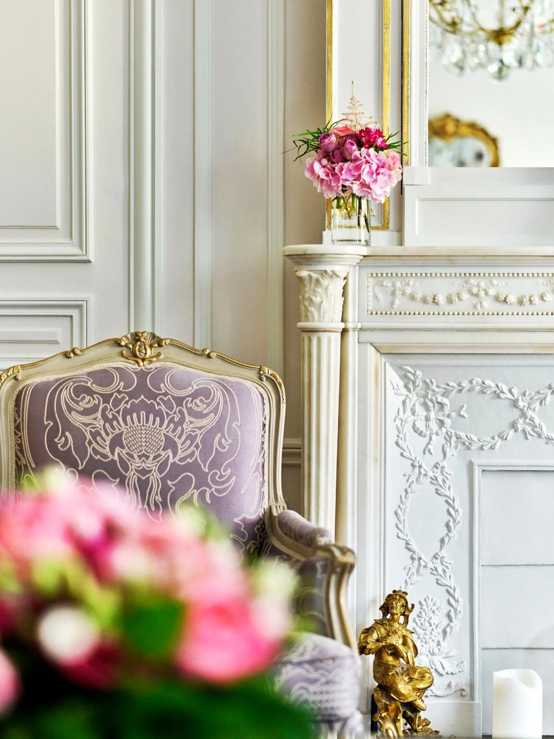 Decorative detail in Hôtel Plaza Athénée - Dorchester Collection