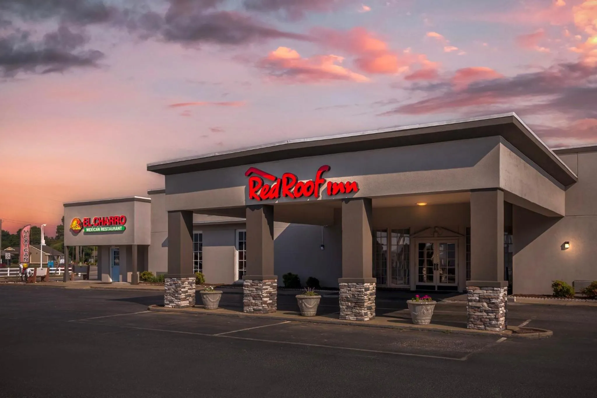 Property building in Red Roof Inn Dunn