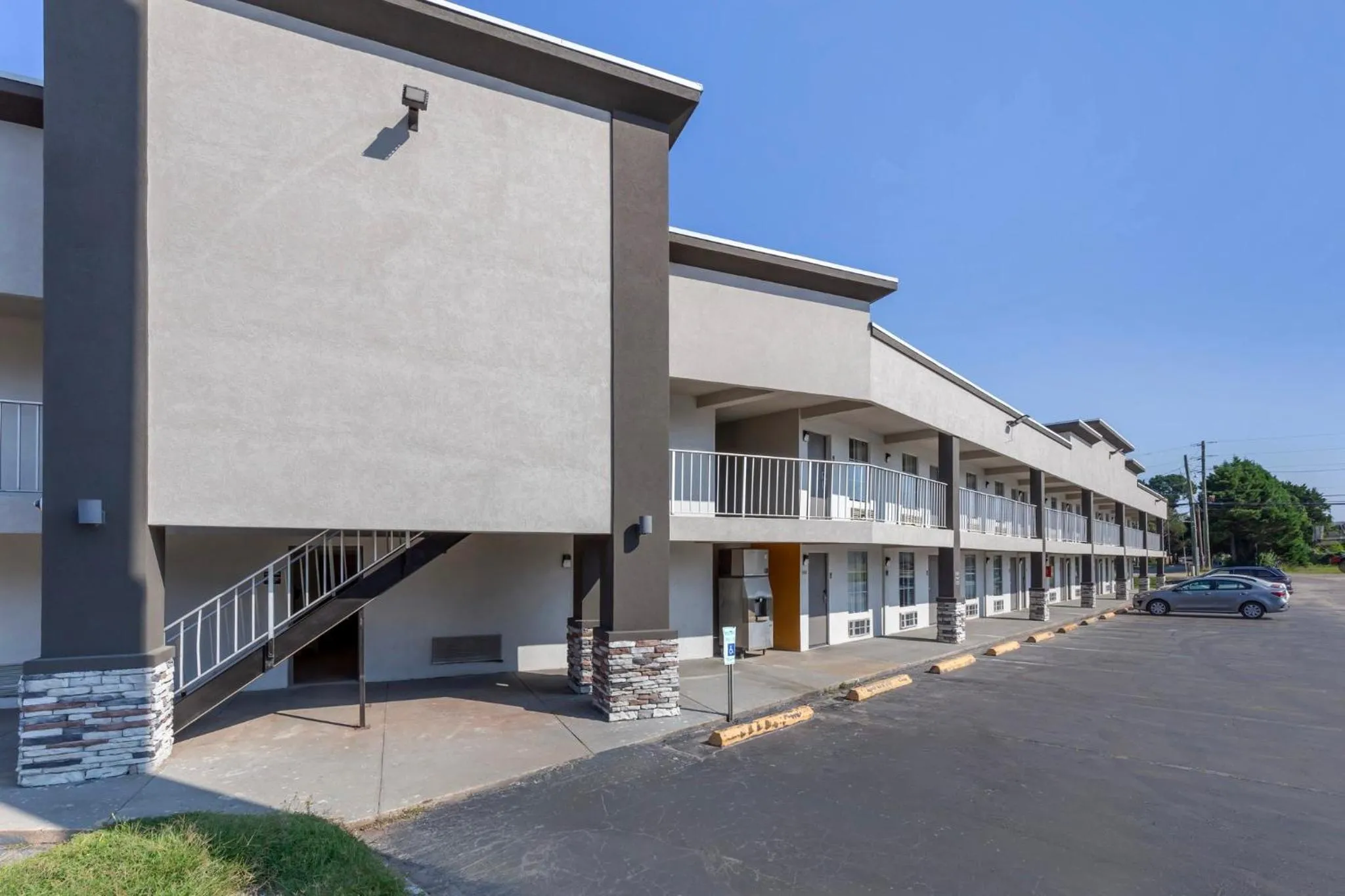 Property building in Red Roof Inn Dunn