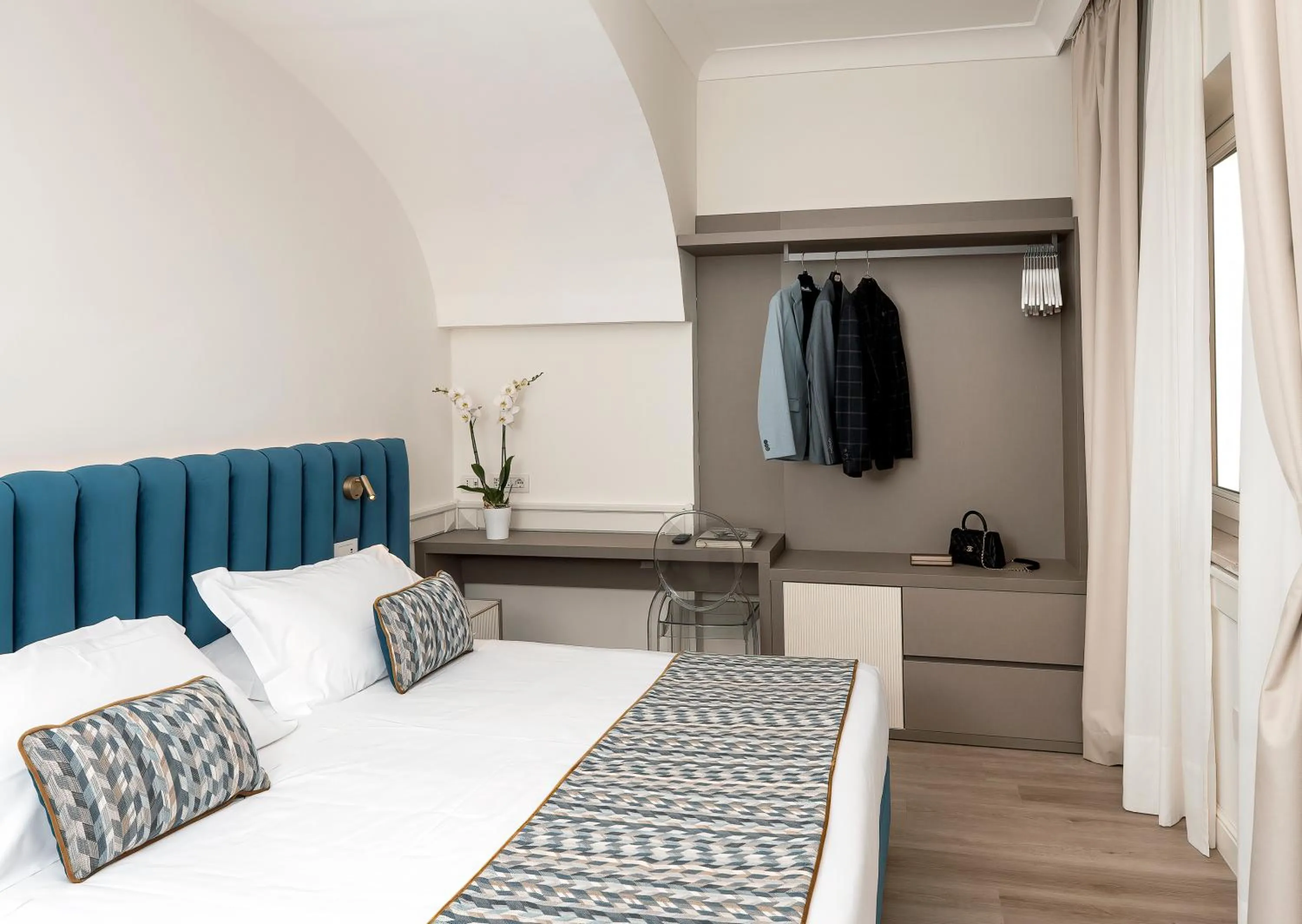 Bedroom, Bed in Hotel Michelangelo