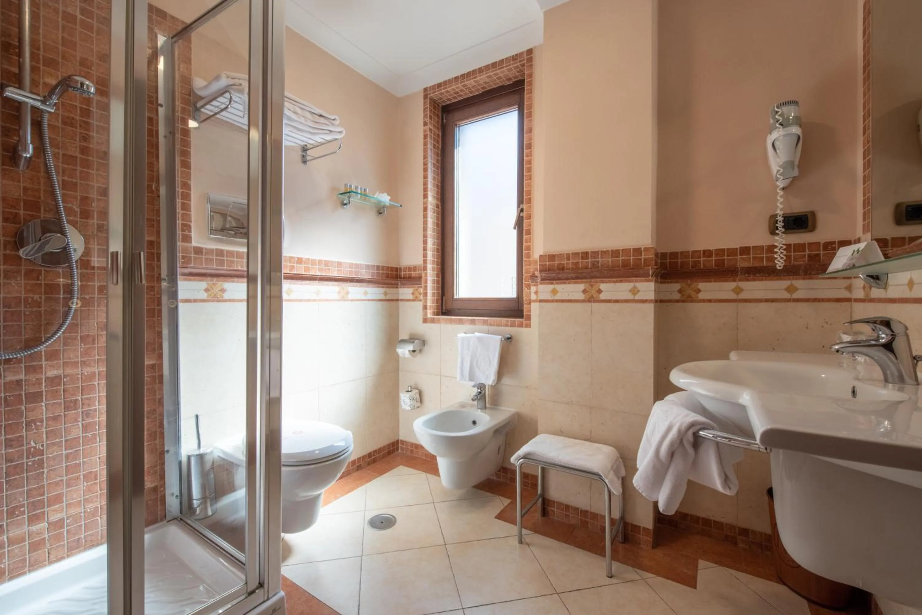 Shower in Hotel Michelangelo