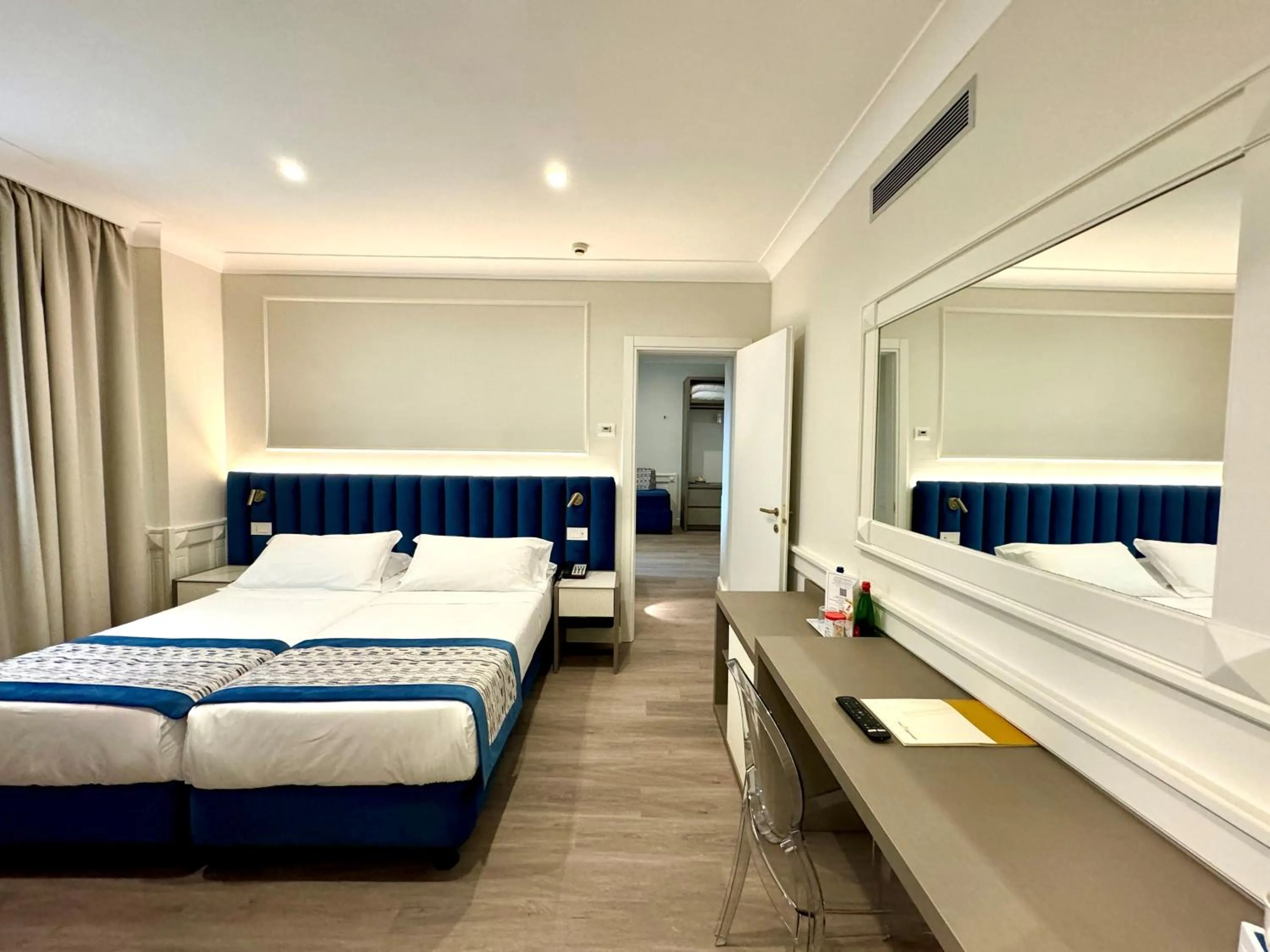 Bedroom, Bed in Hotel Michelangelo